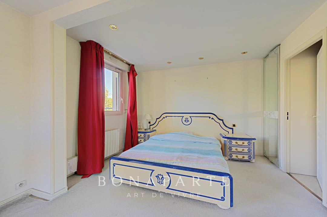 SAINT-CLOUD – CŒUR DE VILLE, ENTRE MARCHÉ ET PARC - Photo 11