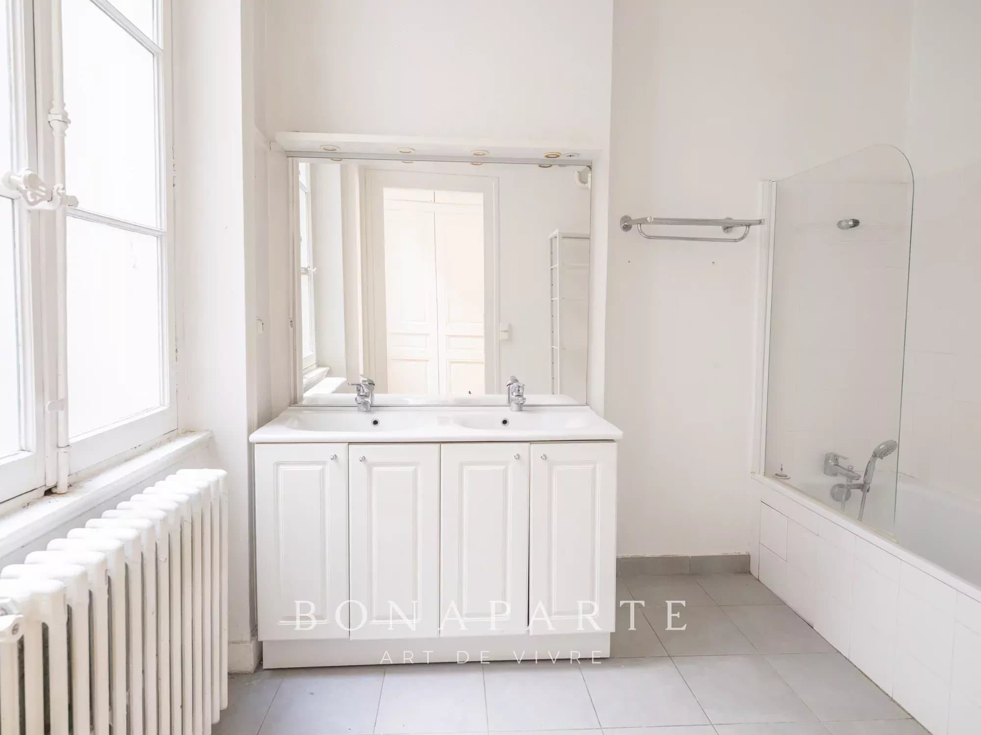 LYON 1ER, APPARTEMENT BOURGEOIS DE CARACTERE, 3 CHAMBRES, VUE FOURVIERE - Photo 20