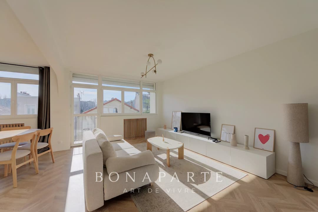 3 pièces 60 m² rénové et meublé – Balcon – Ascenseur – Séjour 30 m² Sud-Est - Photo 3