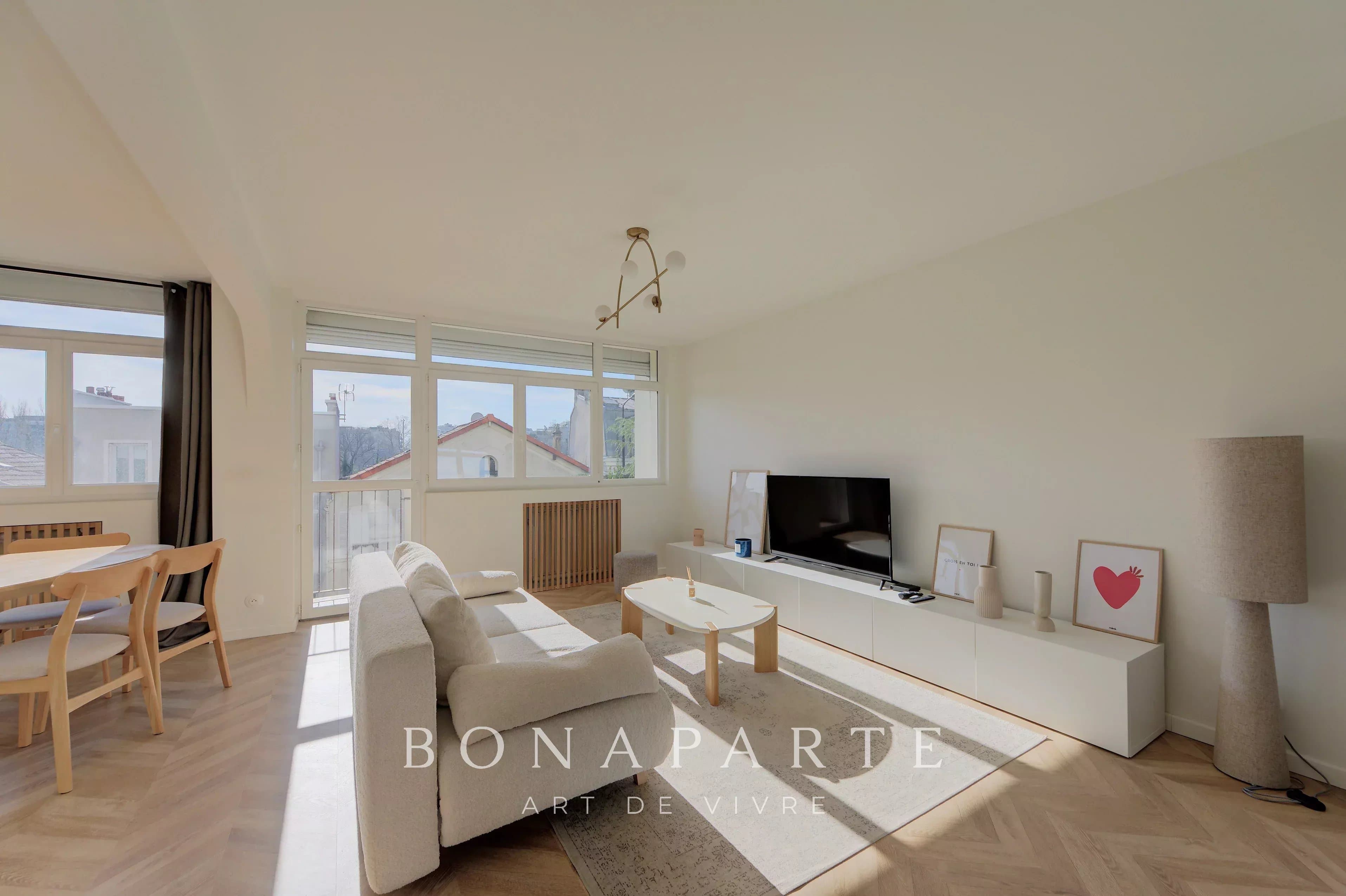 3 pièces 60 m² rénové et meublé – Balcon – Ascenseur – Séjour 30 m² Sud-Est - Photo 3