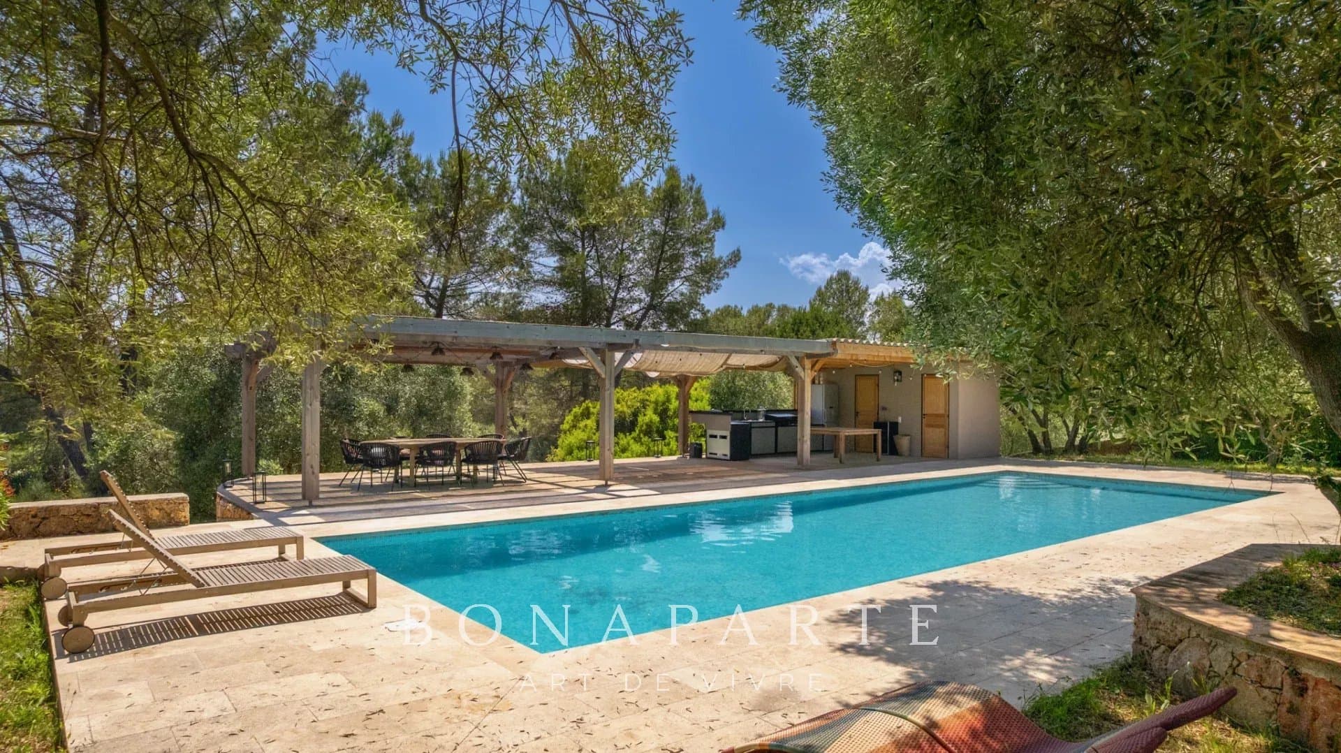 RARE : Superbe propriété en pierre d'une surface totale de plus de 450 m² entièrement rénovée - Photo 3