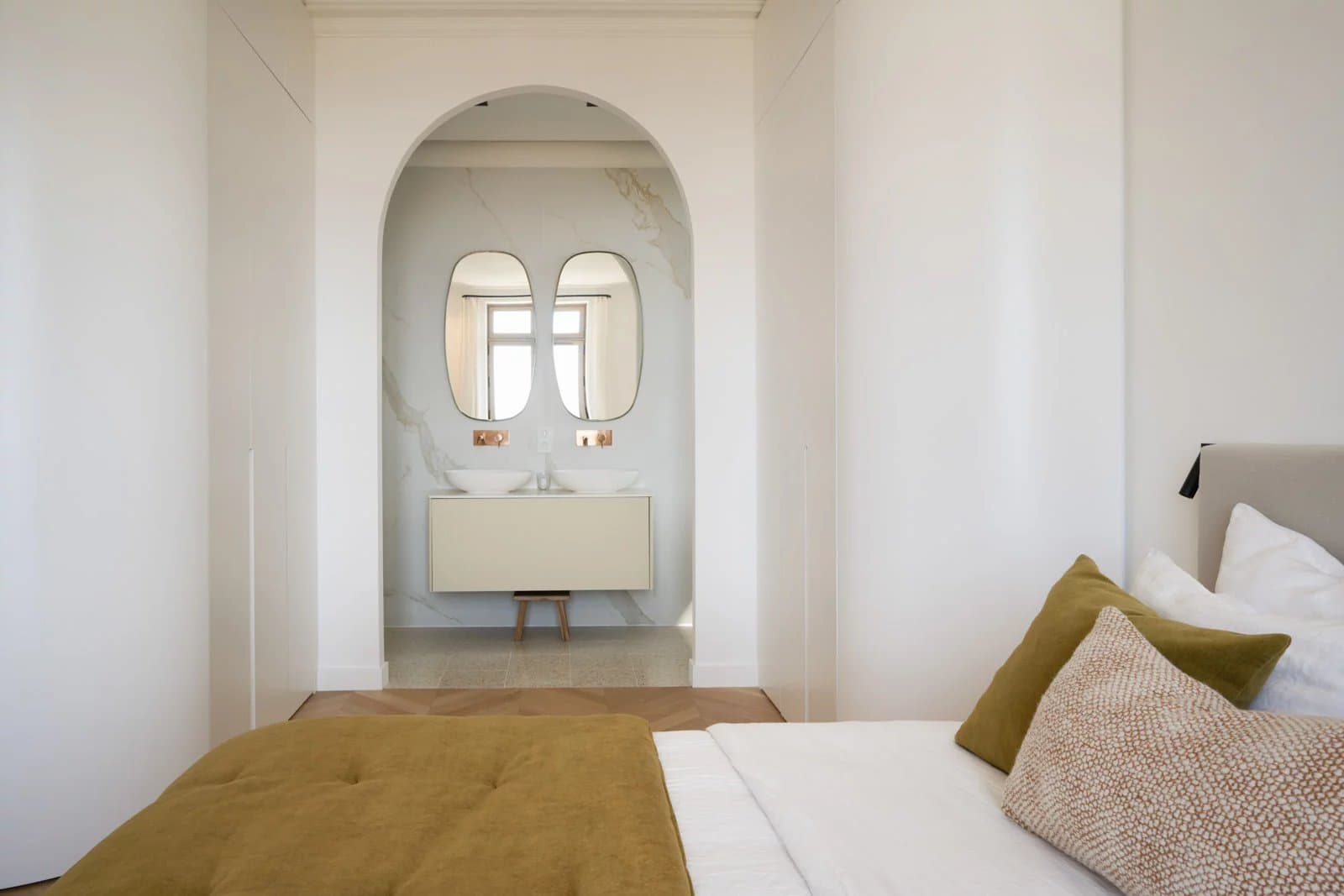 Villa Belle Epoque rénovée avec vue mer dominante, piscine, dépendance et jardin - Photo 11
