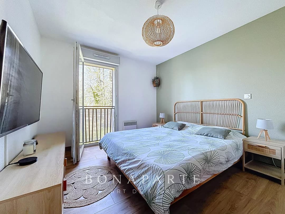 SAINT GENIS POUILLY - Appartement chaleureux - Entièrement renové - Photo 6