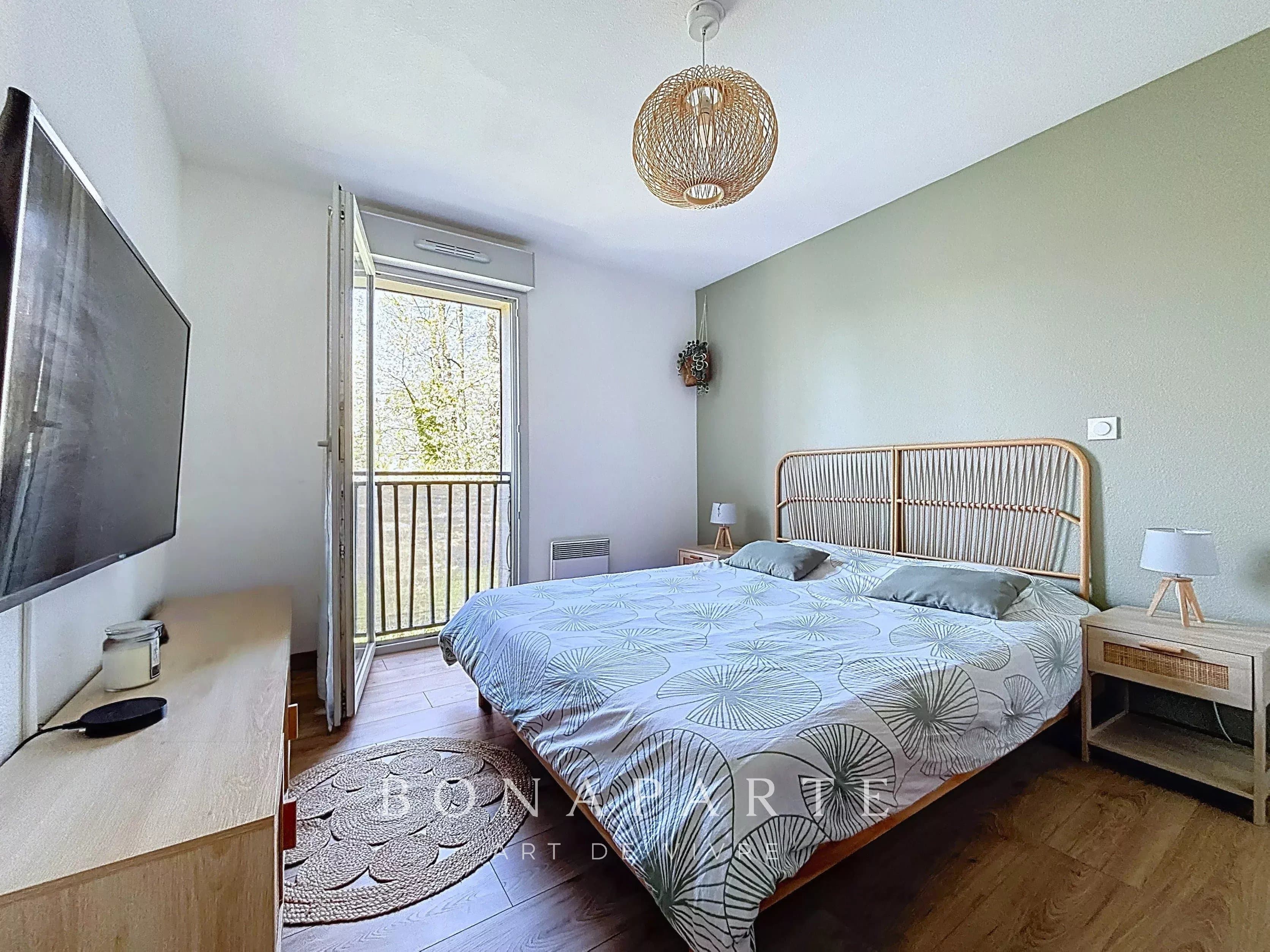 SAINT GENIS POUILLY - Appartement chaleureux - Entièrement renové - Photo 6