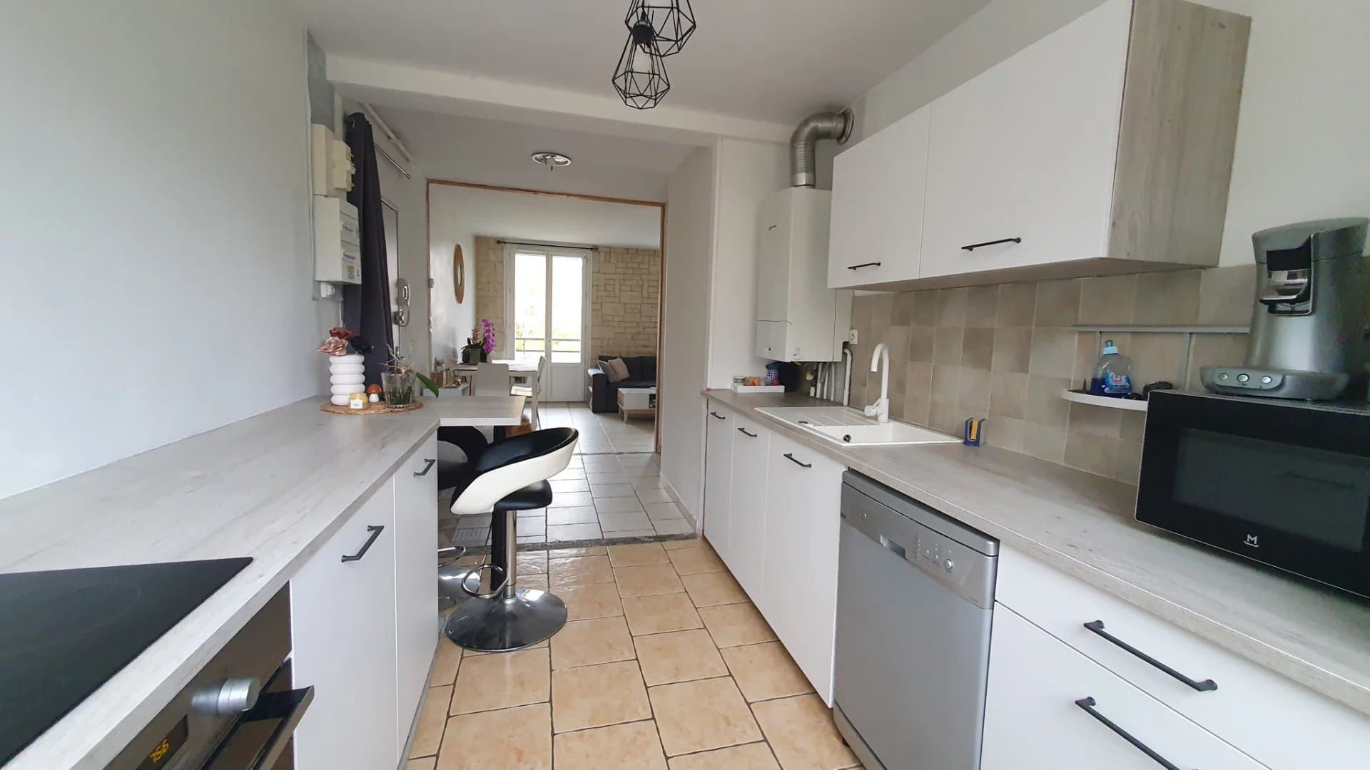 Appartement spacieux et lumineux avec balcons et cave - Photo 3
