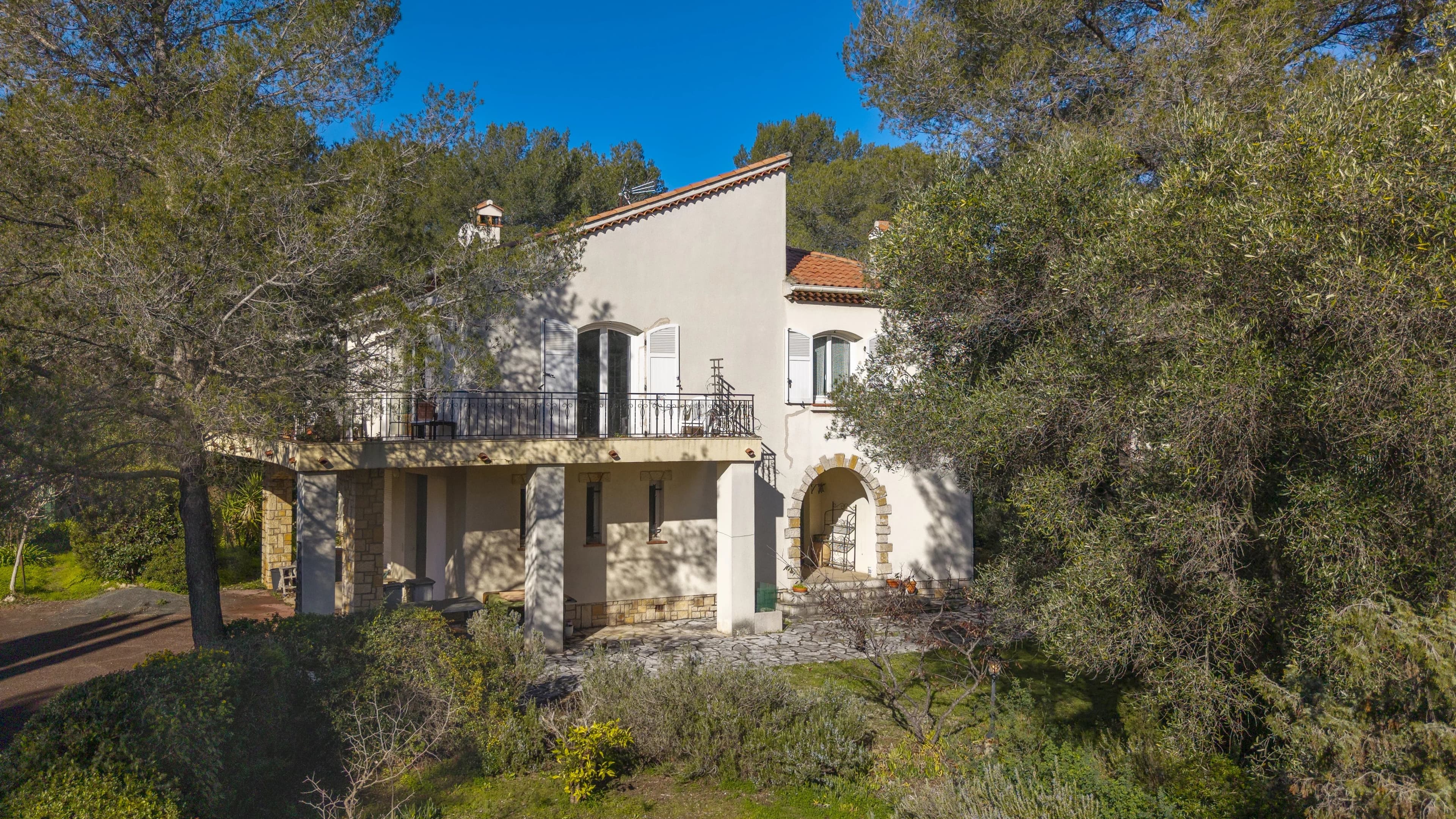 SAINT-RAPHAËL / BOULOURIS  - CHARMANTE VILLA - Photo 2