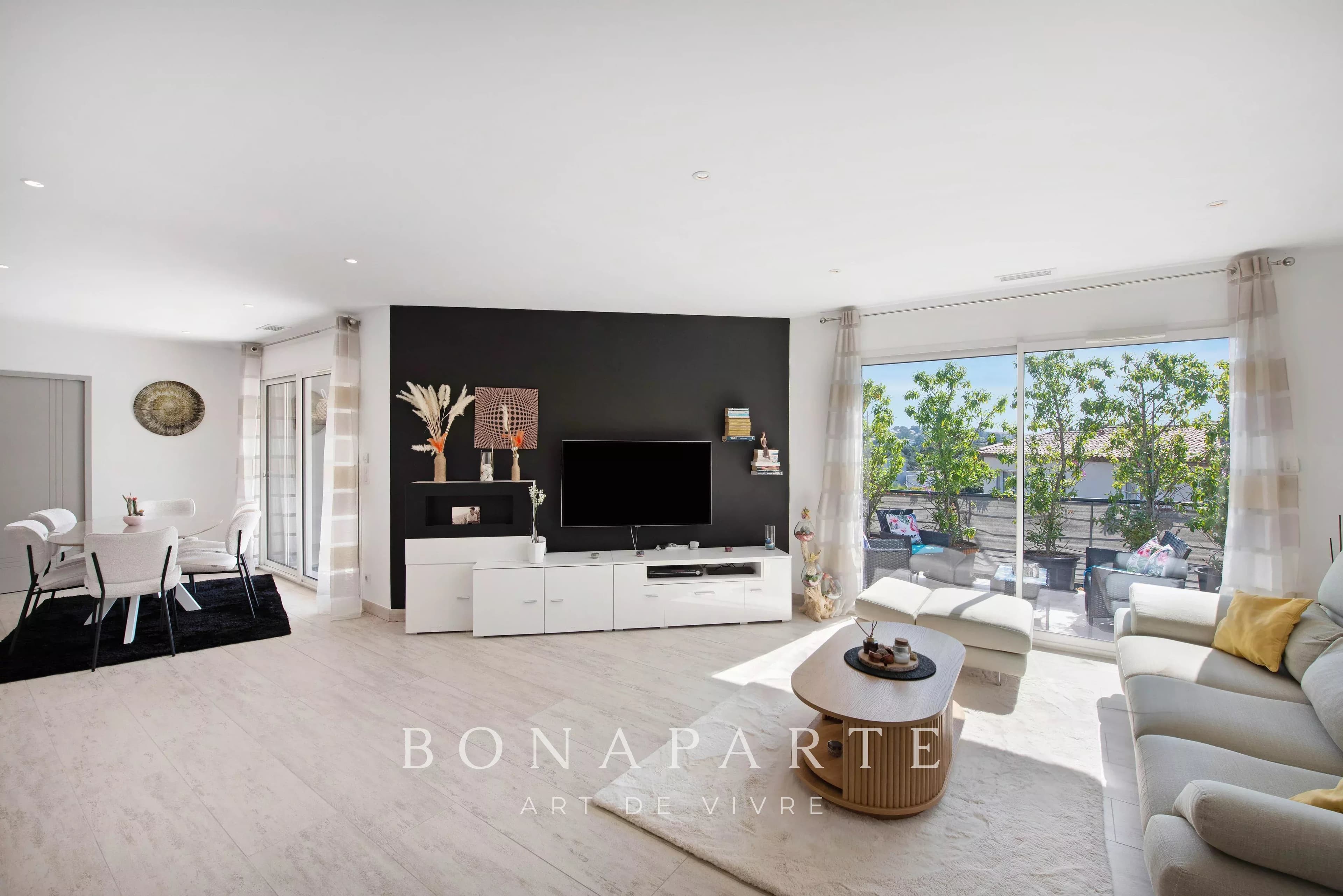 SAINT-AYGULF - Villa récente avec appartement indépendant - Photo 6