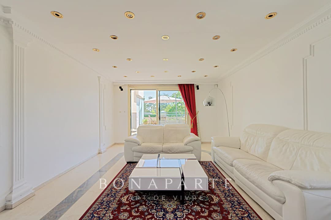 SAINT-CLOUD – CŒUR DE VILLE, ENTRE MARCHÉ ET PARC - Photo 3