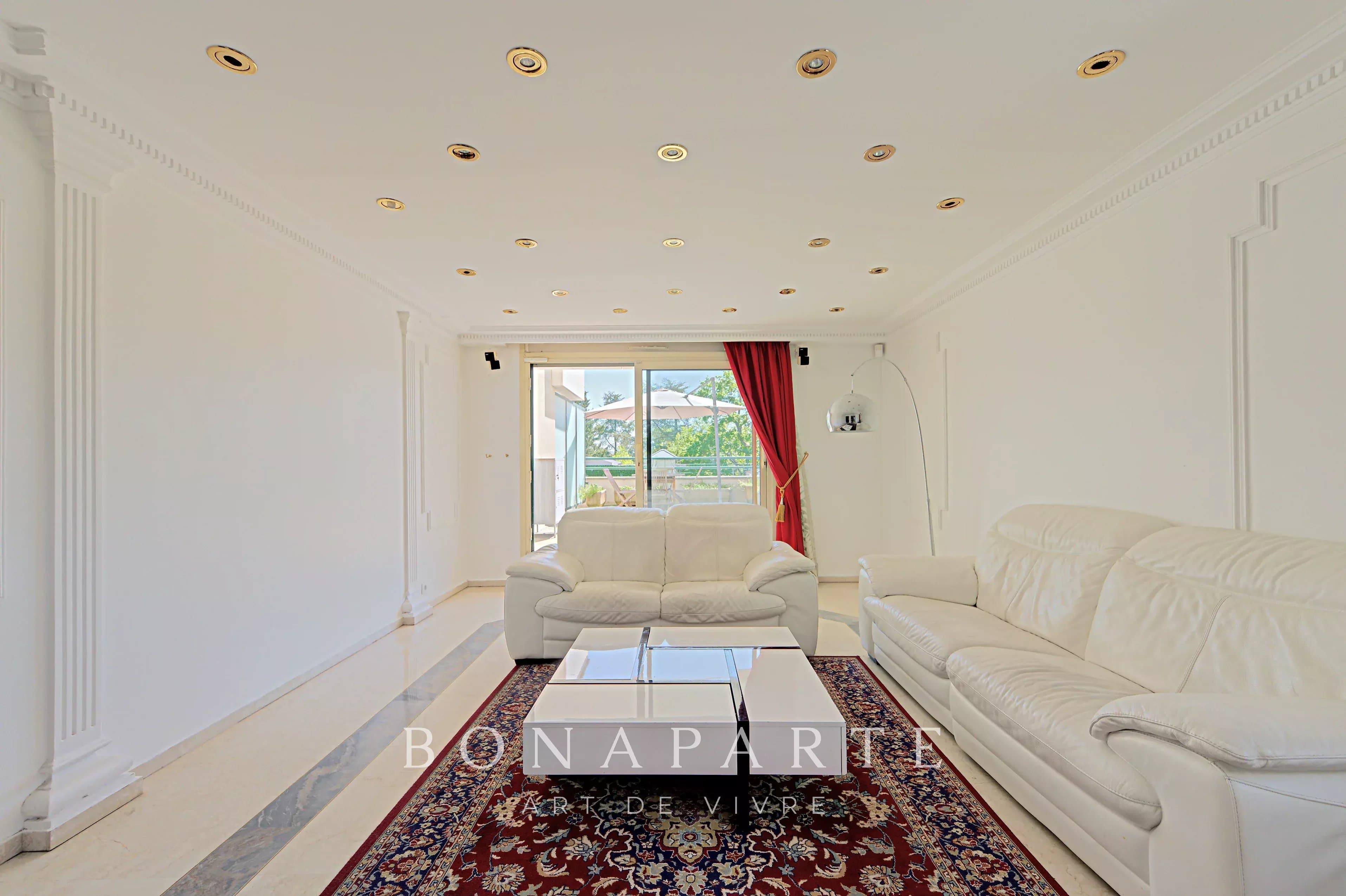 SAINT-CLOUD – CŒUR DE VILLE, ENTRE MARCHÉ ET PARC - Photo 3