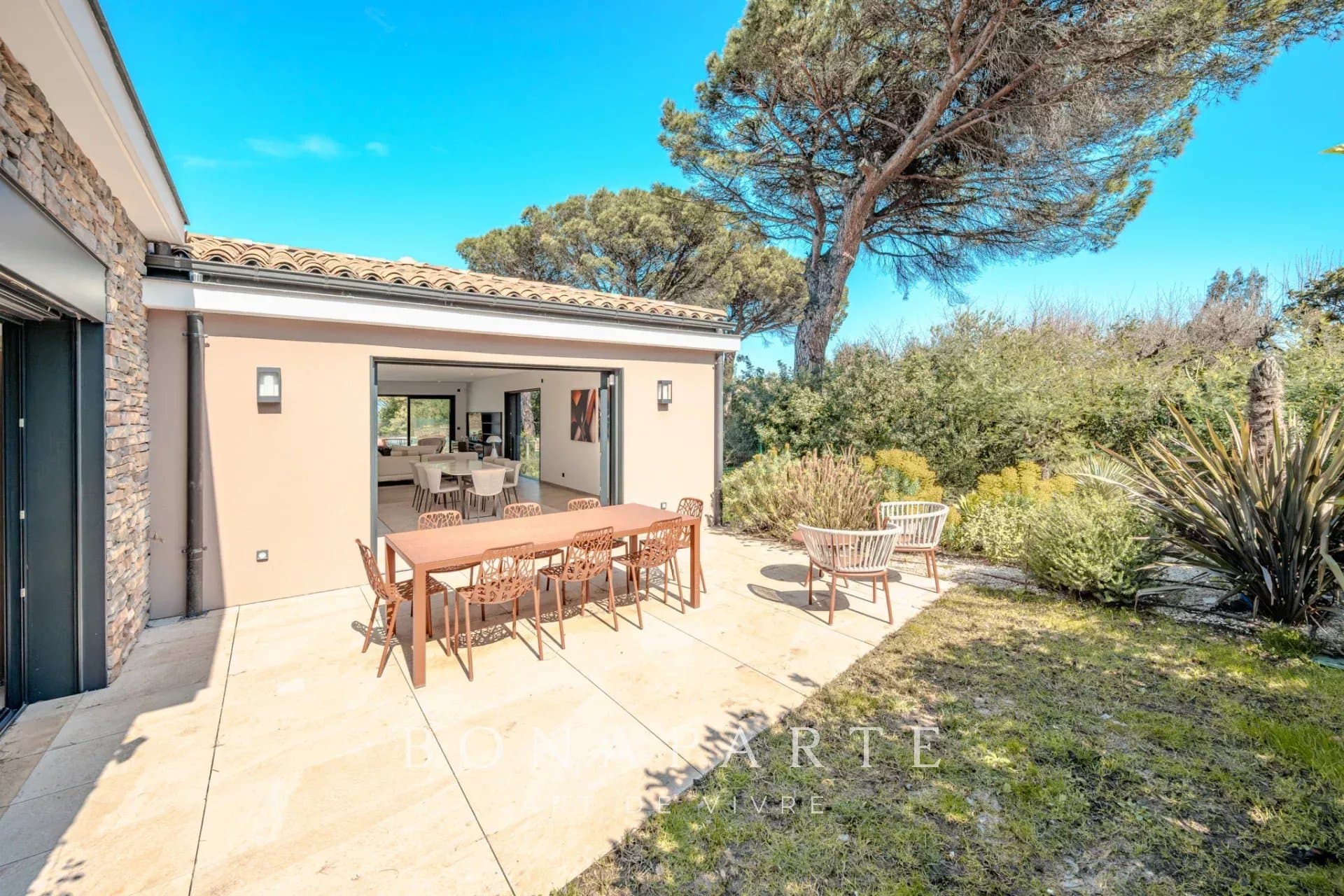 GASSIN - SAINT-TROPEZ Exclusivité : Magnifique villa-appartement en duplex avec très belle vue mer - Photo 24