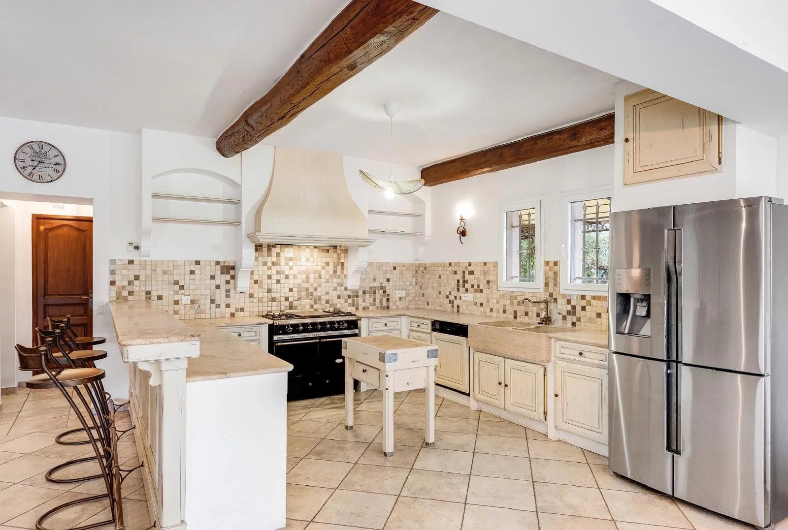 BAGNOLS-EN-FORÊT - VILLA PROVENÇALE - PISCINE ET GRAND JARDIN - Photo 8