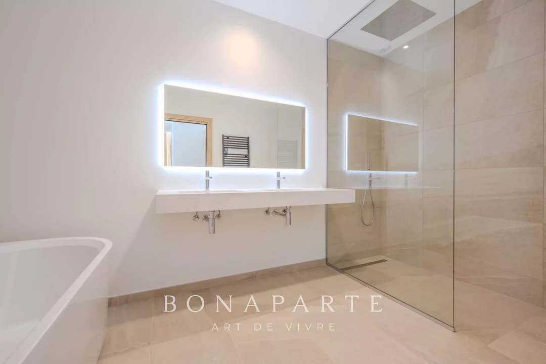 EXCLUSIVITE : Magnifique "villa appartement" en duplex avec très belle vue mer - Photo 14