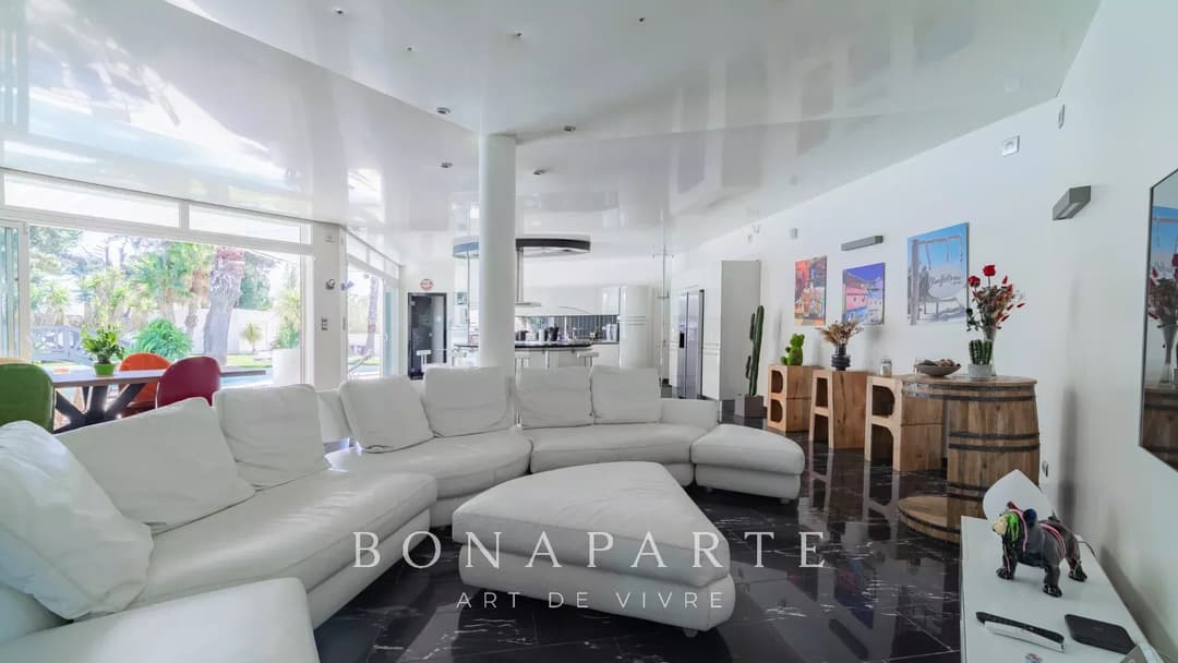 Villa contemporaine d’exception à quelques pas de la mer – Élégance, volumes et art de vivre méditerranéen - Photo 5