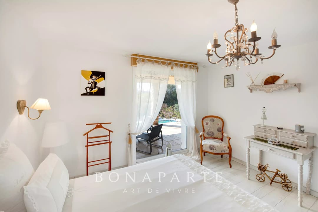 Saint-Raphaël - Superbe villa rénovée avec piscine - Photo 14