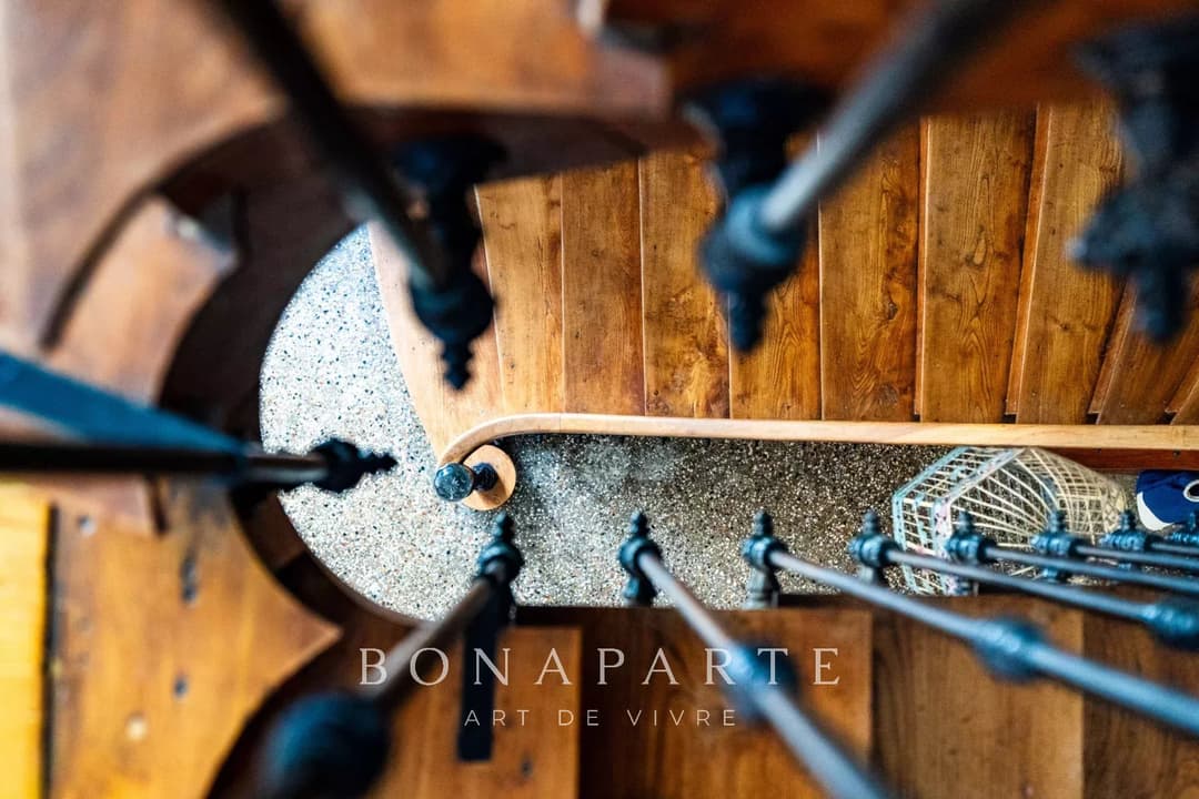 Charme et Art de Vivre à la Française : magnifique Maison de Maître en plein cœur de village - Photo 11