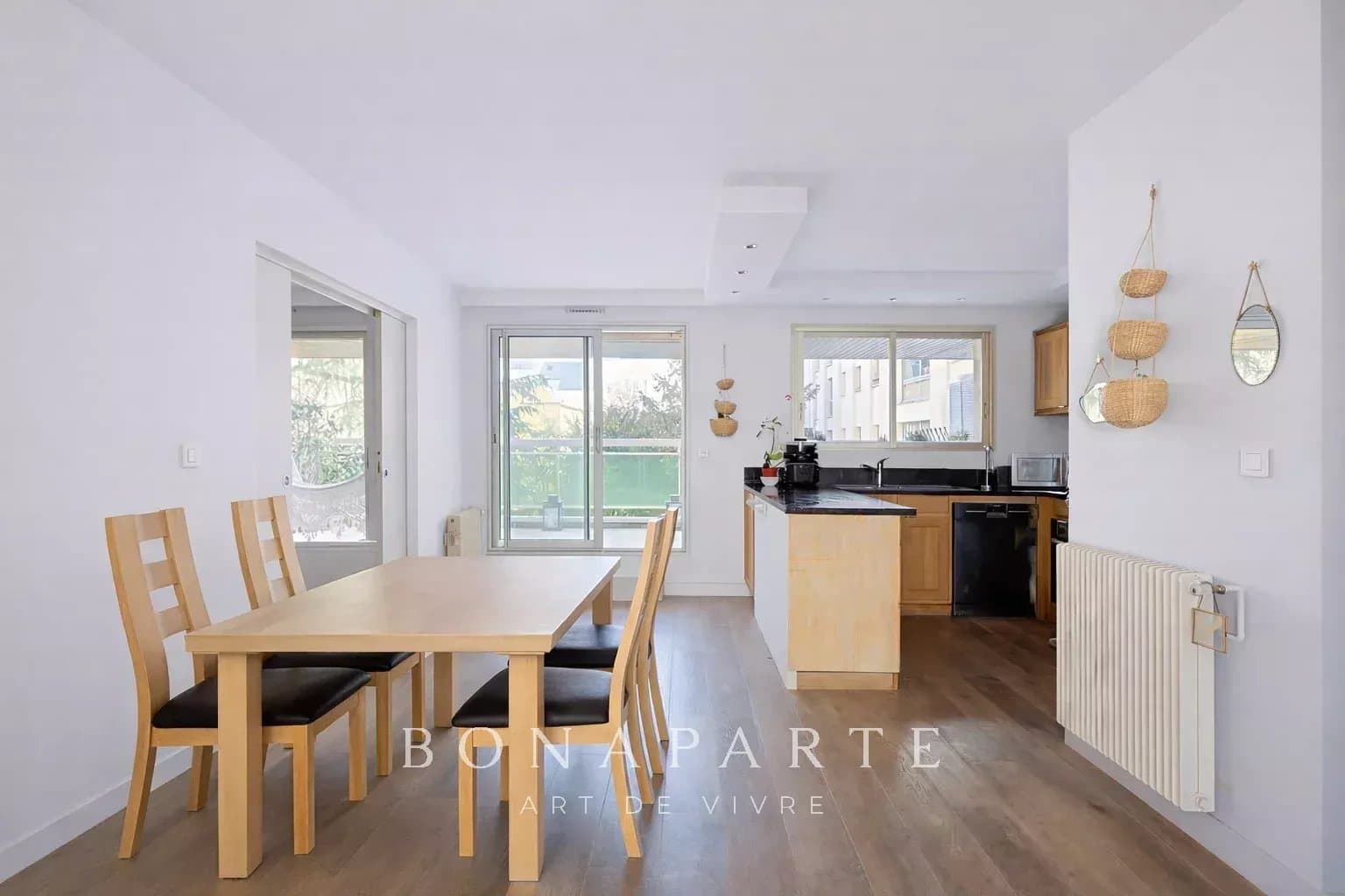 Appartement traversant avec deux terrasses - Photo 5