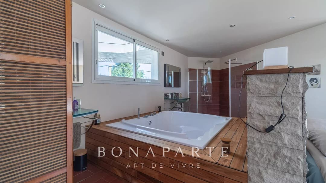 Villa contemporaine d’exception à quelques pas de la mer – Élégance, volumes et art de vivre méditerranéen - Photo 10