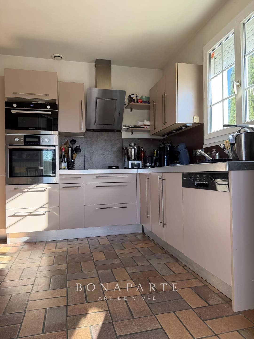AMBÉRIEUX-EN-DOMBES - MAISON FAMILIALE SPACIEUSE - Photo 3