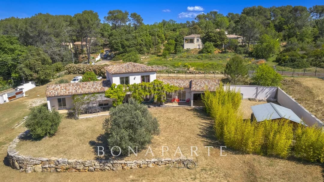 Villa de maçon, traditionnelle, de 230m² habitables, sur un terrain de 4297m² + piscine - Photo 5