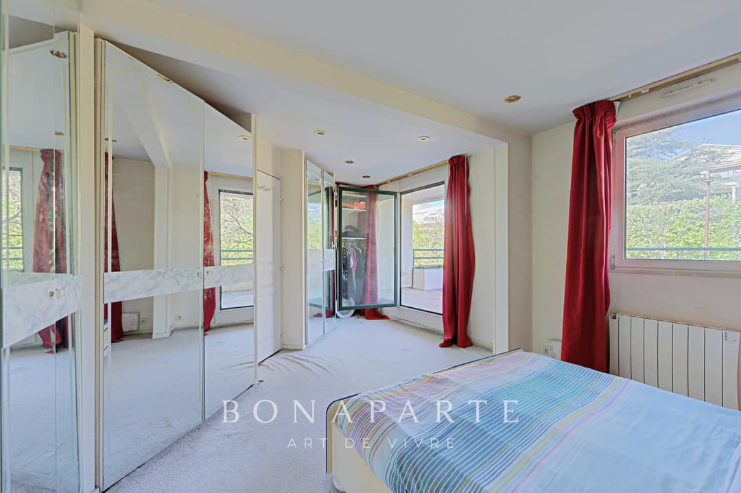 SAINT-CLOUD – CŒUR DE VILLE, ENTRE MARCHÉ ET PARC - Photo 13