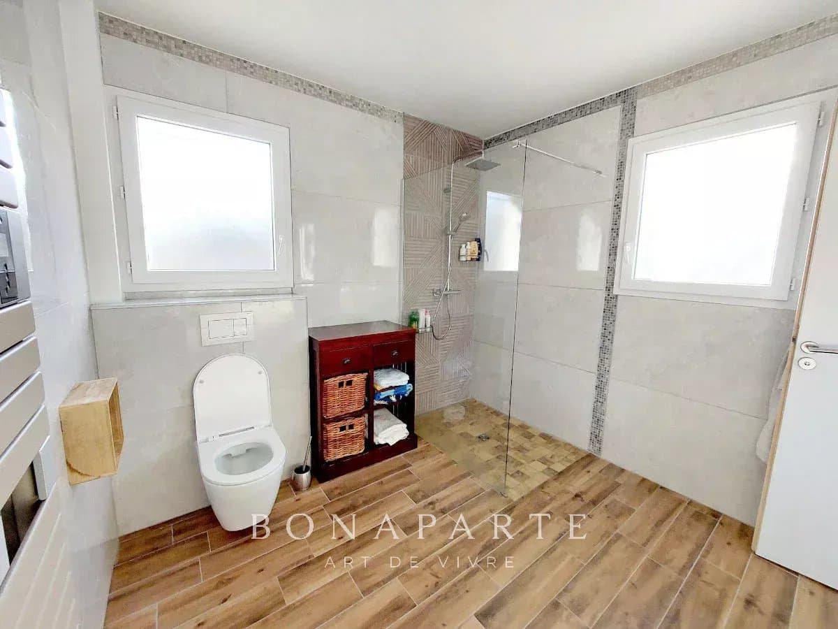 VENDAYS-MONTALIVET - MAISON MODERNE AVEC PISCINE À 10 MINUTES DES PLAGES OCÉANES - Photo 8