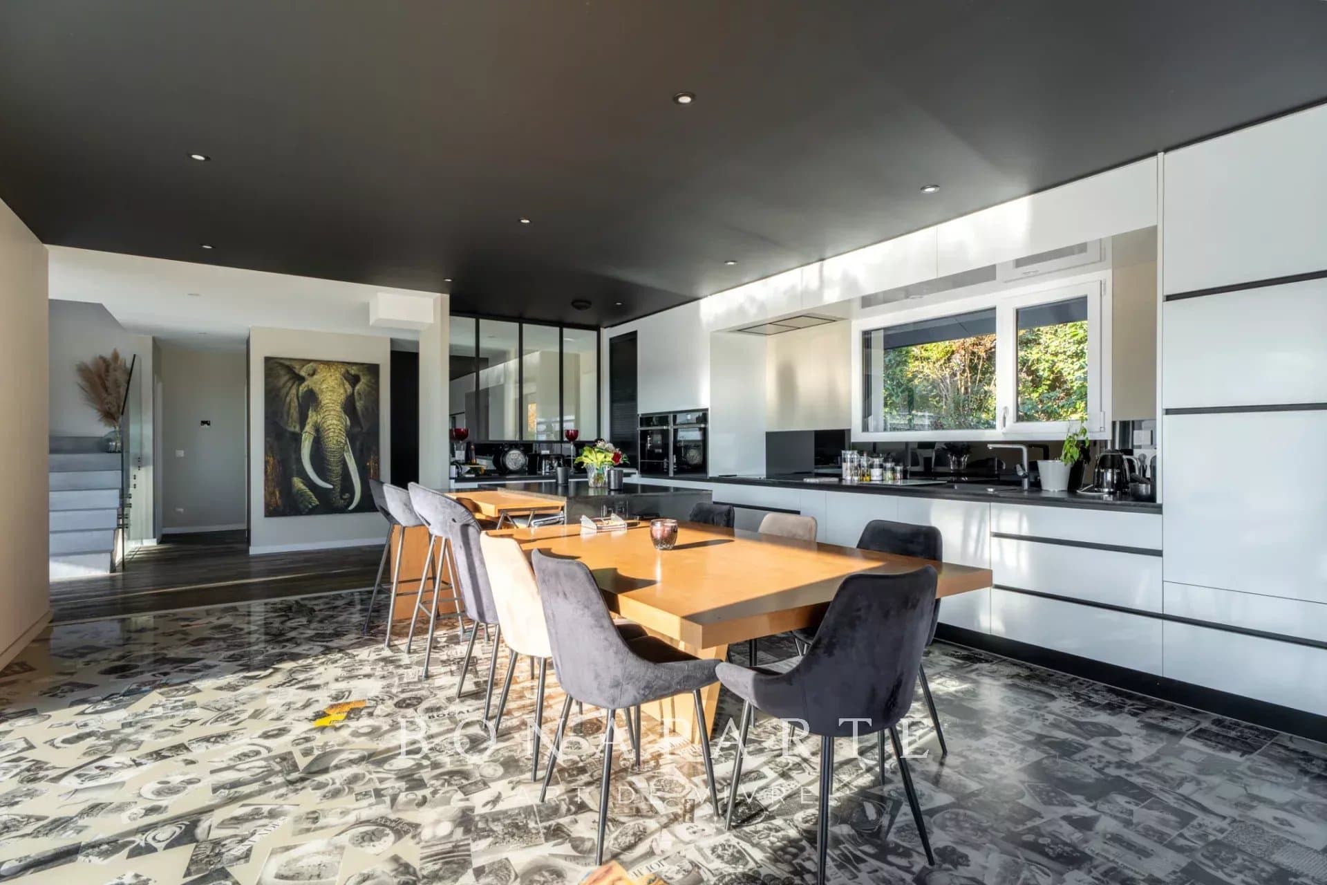 Divonne-les-Bains - Magnifique villa contemporaine avec piscine et vue Mont-Blanc - Photo 4