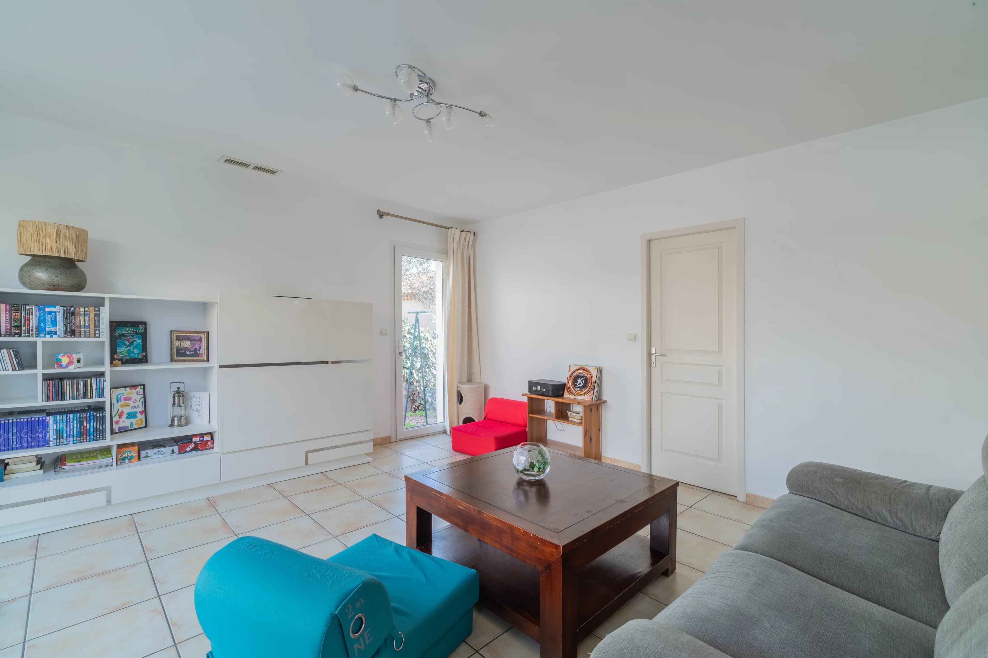 Maison plain-pied avec piscine à Sauvian – Confort, espace et praticité - Photo 5