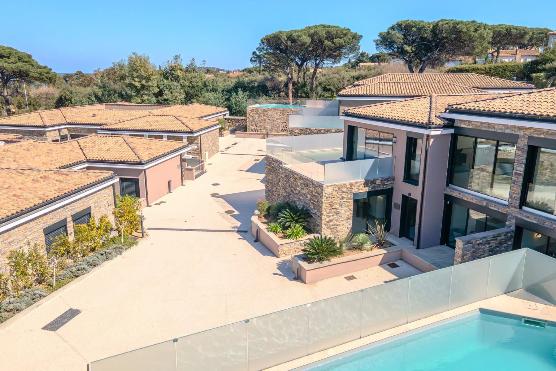 EXCLUSIVITE : Magnifique "villa appartement" en duplex avec très belle vue mer - Photo 8