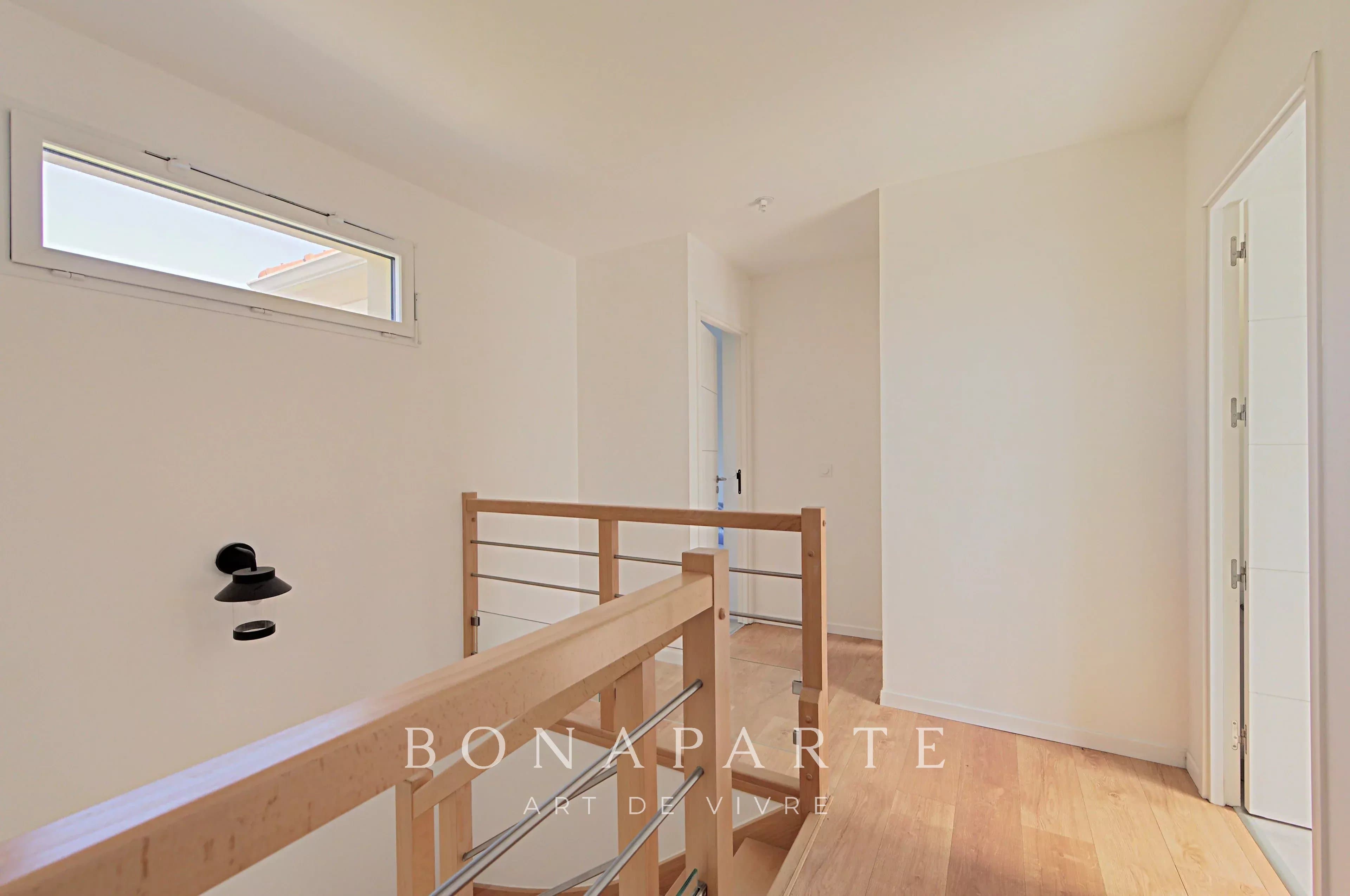 MAISONS-LAFFITTE, MAISON RECENTE À PROXIMITÉ IMMÉDIATE DU CENTRE-VILLE - Photo 9
