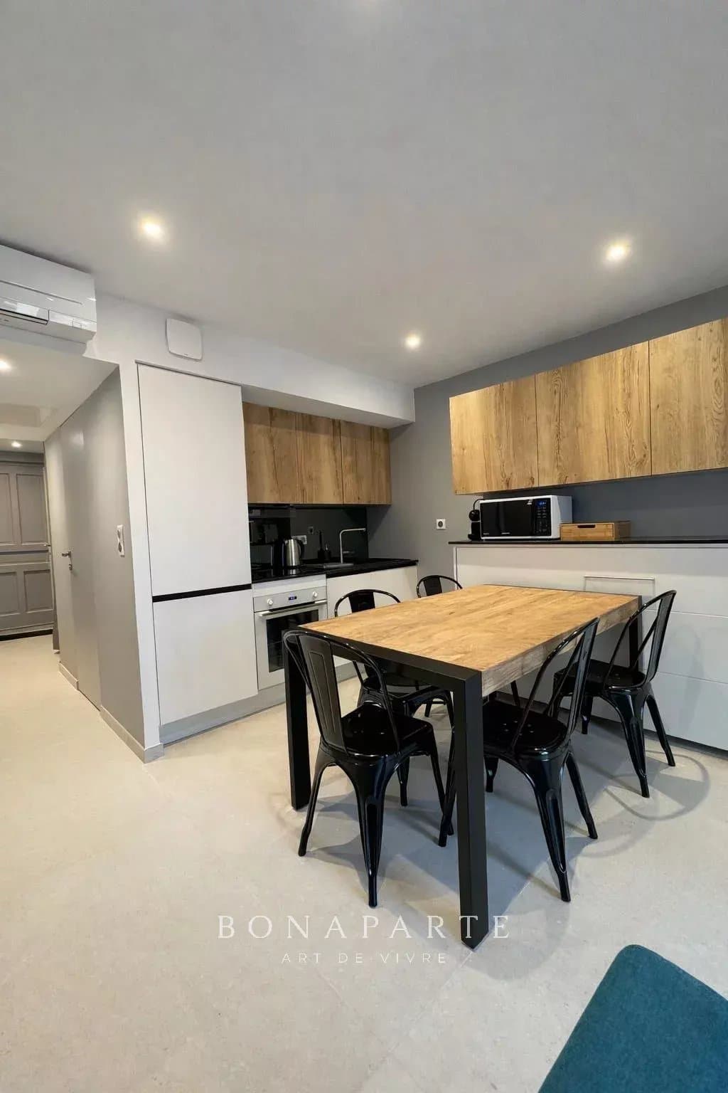CANNES À 80 M DES PLAGES | T1 30 M² RÉNOVÉ | RENTABILITÉ +10 % - Photo 4