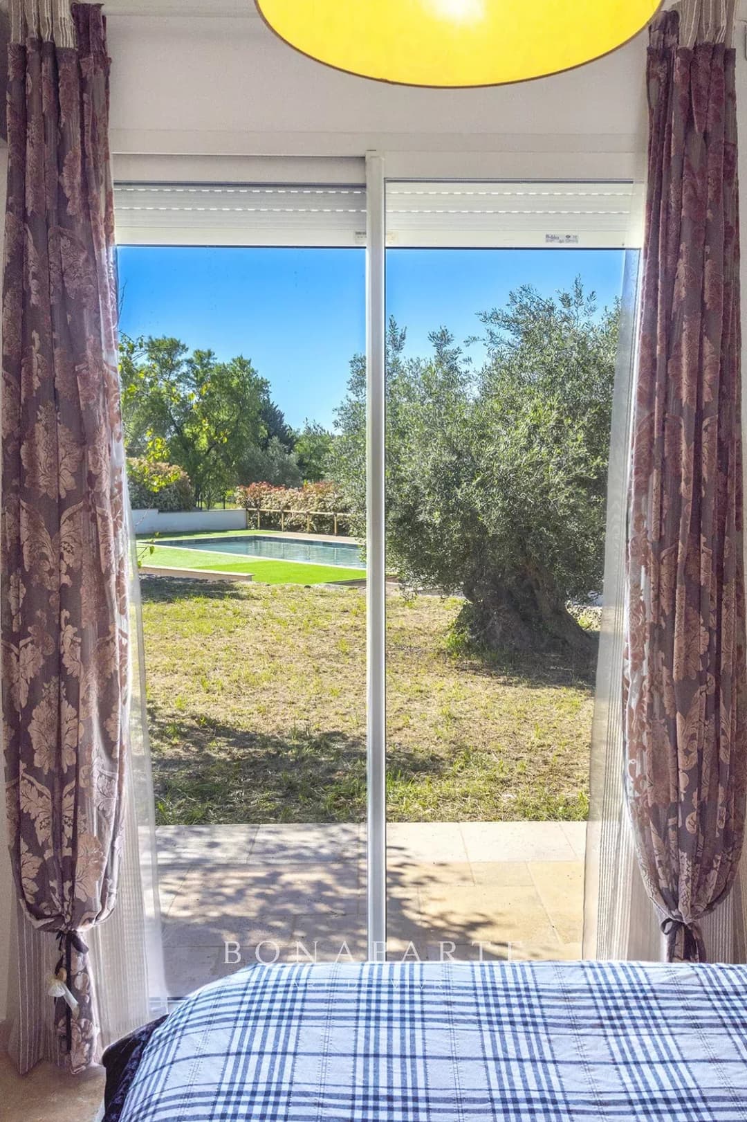 Villa de maçon, traditionnelle, de 230m² habitables, sur un terrain de 4297m² + piscine - Photo 6