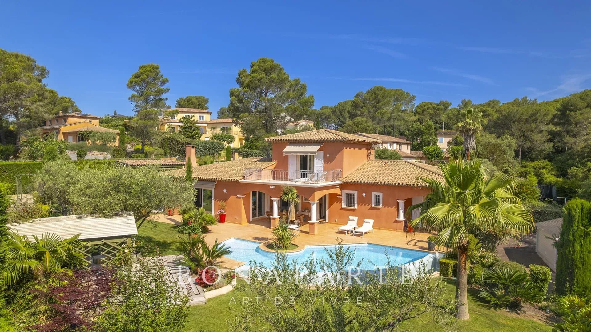 Située dans un secteur demandé, belle villa néoprovençale aux prestations soignées - Photo 11