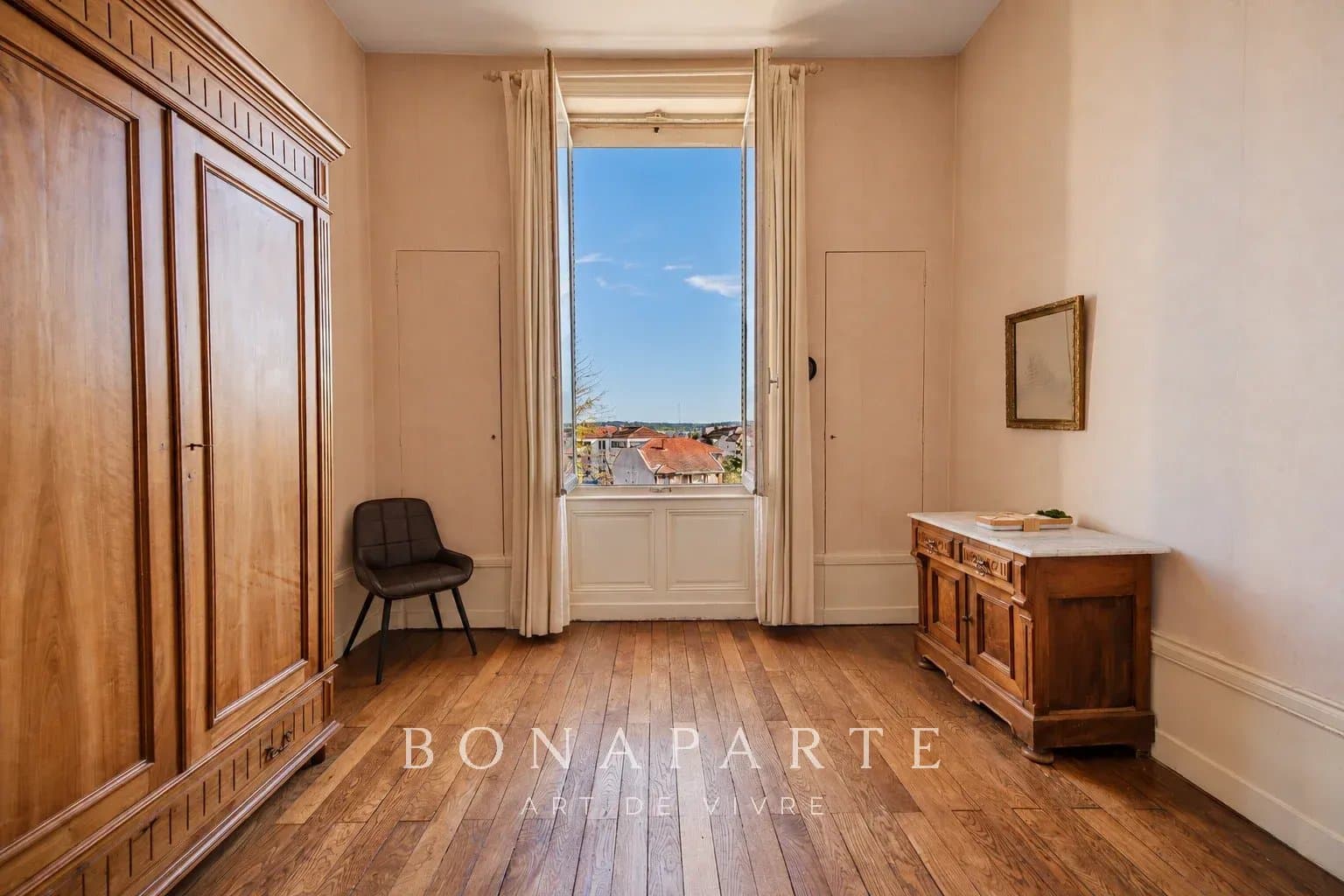 Élégant appartement haussmannien au cœur de Roanne - Photo 10