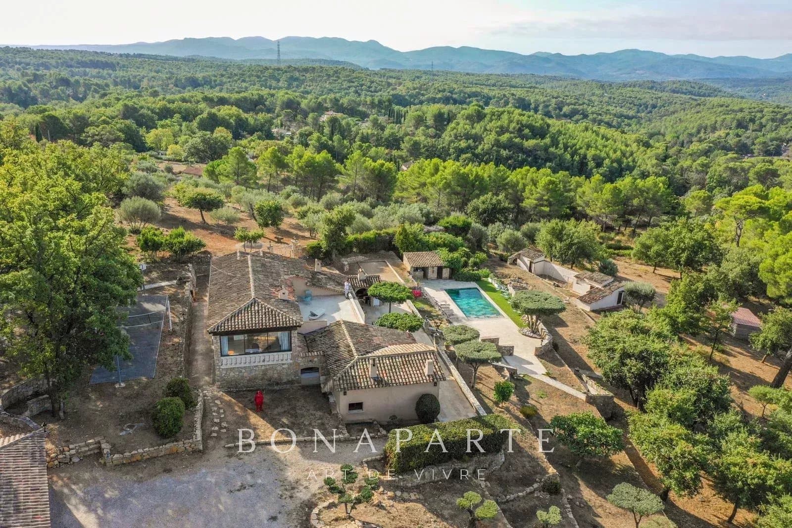 DRAGUIGNAN - DOMAINE D'EXCEPTION - ENTIEREMENT RENOVE - Photo 9