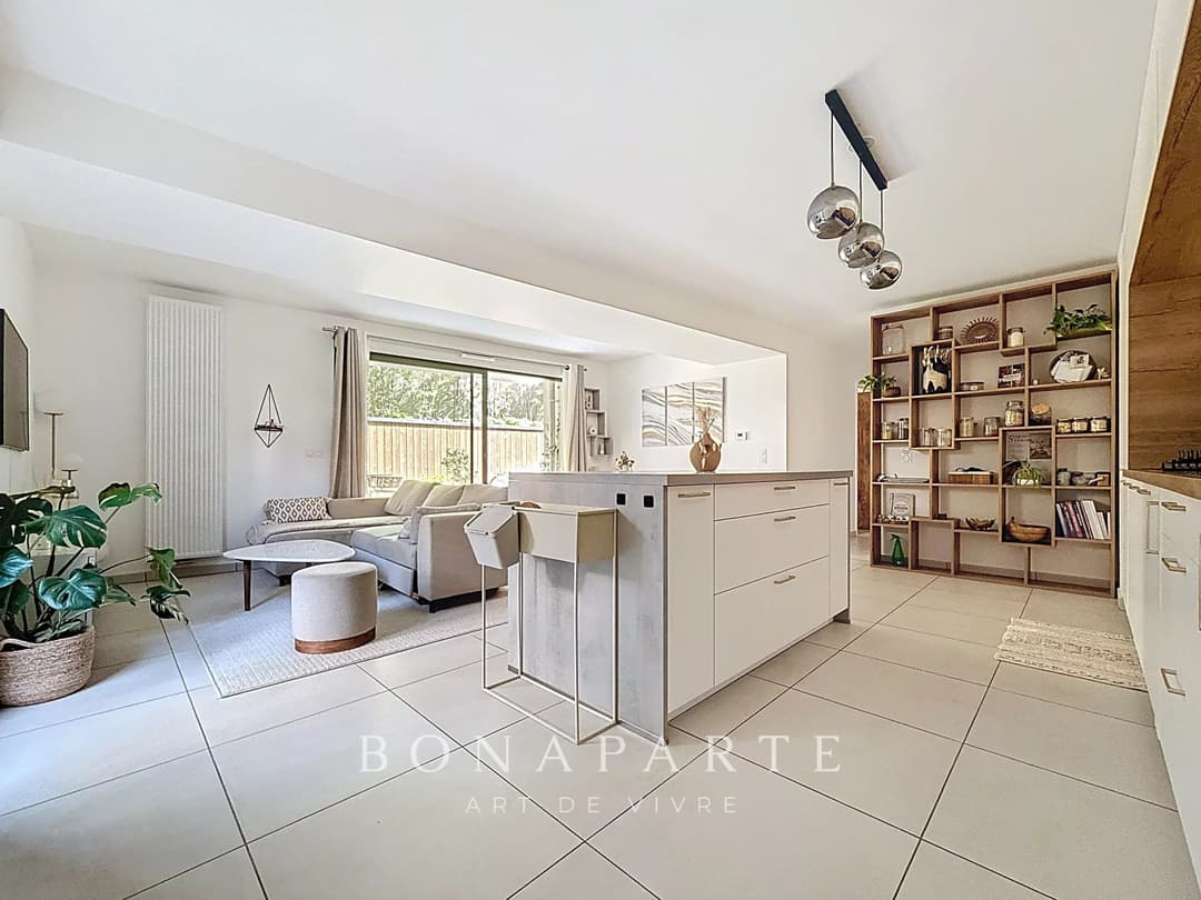 Divonne-Les-Bains Centre-ville - Appartement avec jardin - Photo 2