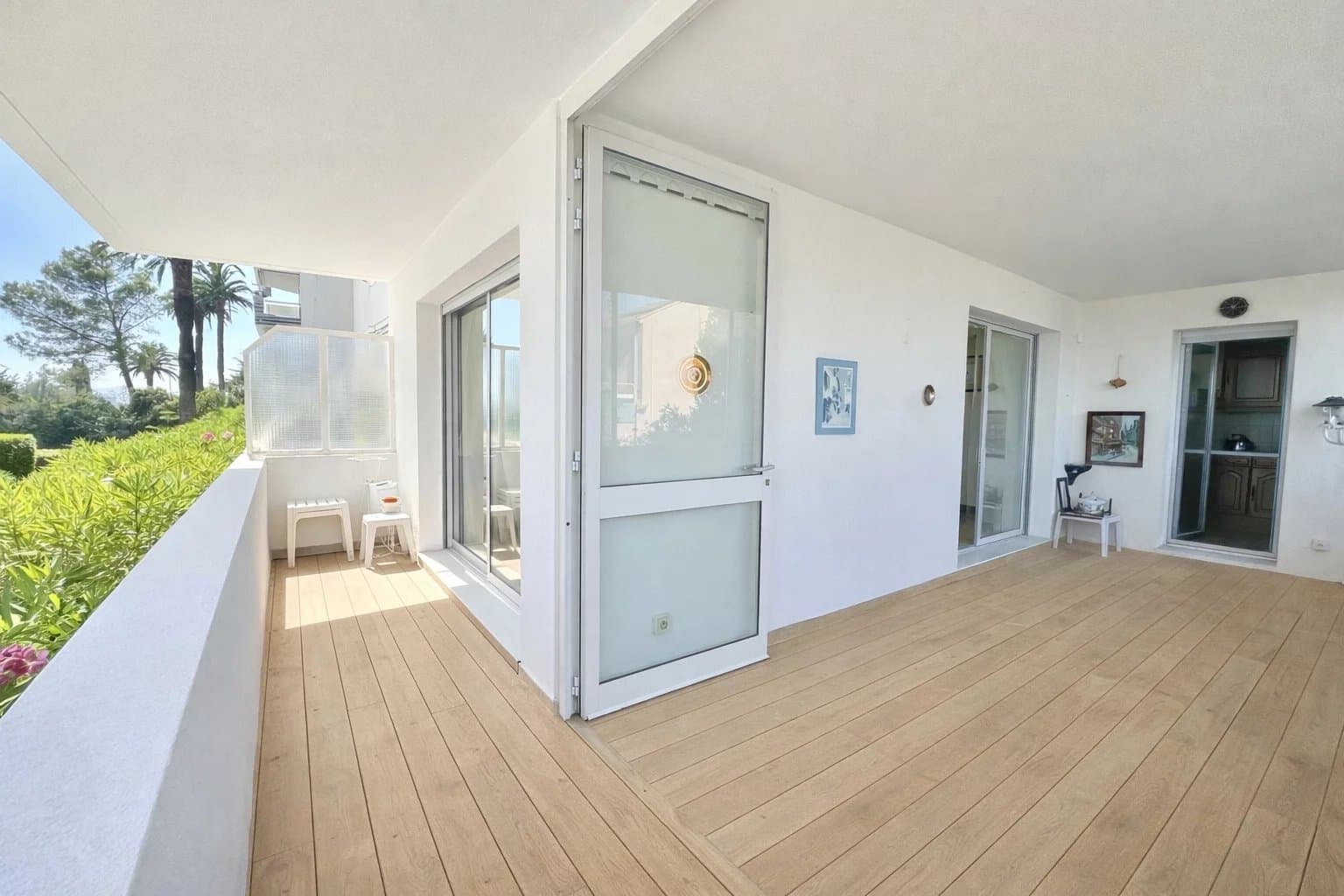 SAINT RAPHAEL / BOULOURIS - APPARTEMENT 3 PIECES - À 200 M DE LA MER - Photo 3