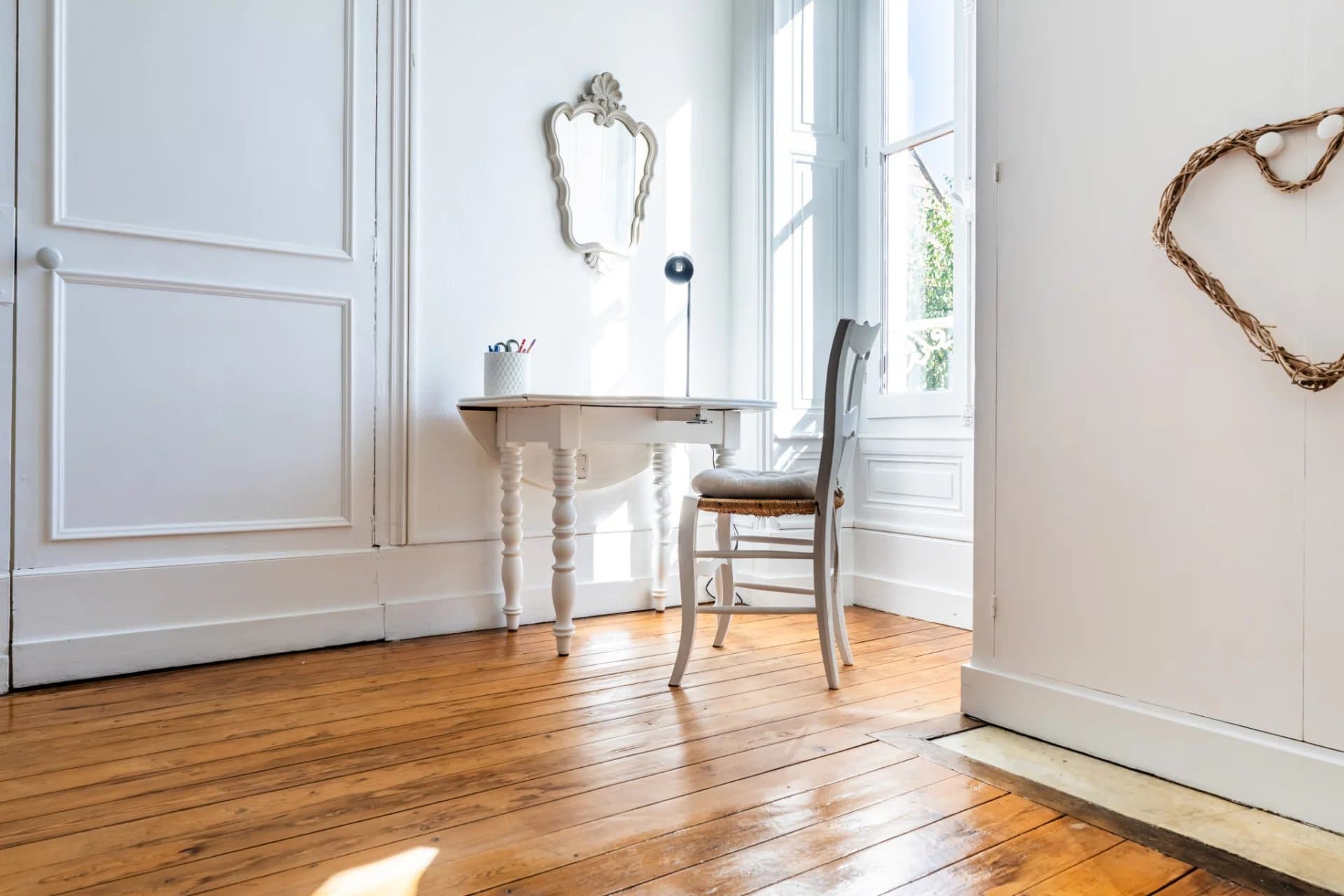 Hôtel particulier de charme en cœur de ville et son grand jardin verdoyant - Photo 9