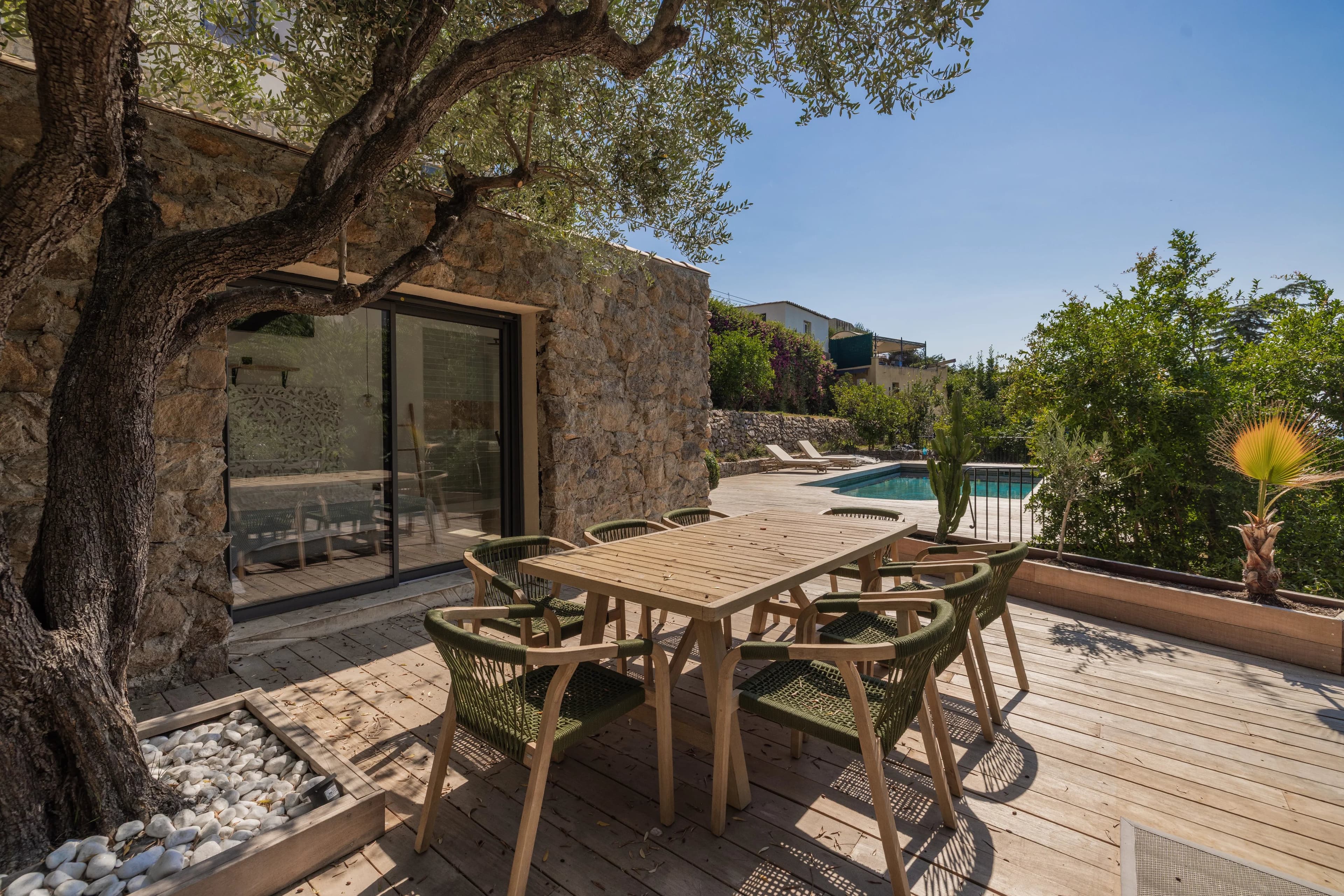 Aux portes de SUPER CANNES, élégante villa entiérement rénovée - vue mer panoramique - position dominante - Photo 23