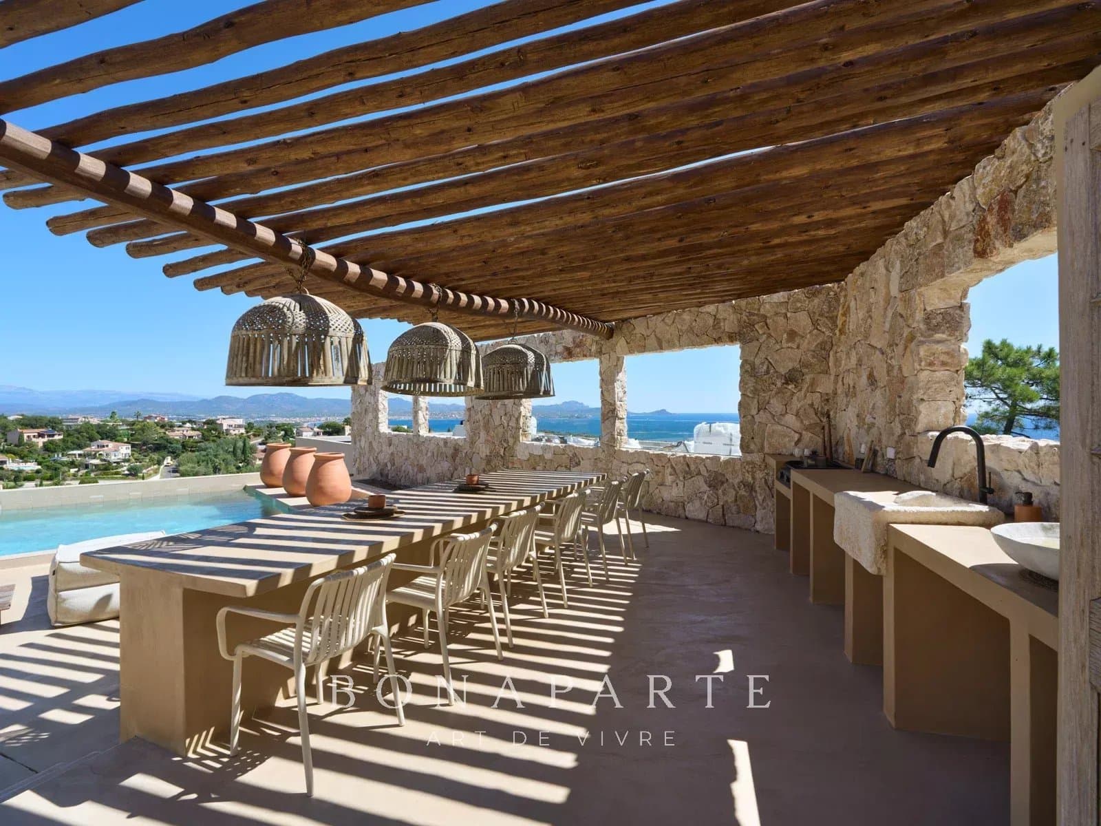 VILLA CONTEMPORAINE D’EXCEPTION – VUE PANORAMIQUE SUR LA MÉDITERRANÉE - Photo 19