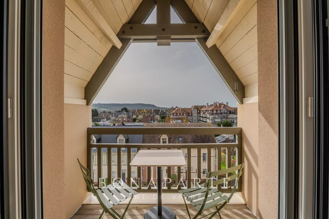 SUPERBE 2 PIÈCES DERNIER ÉTAGE, AVEC BALCON ET PARKING - Photo 4