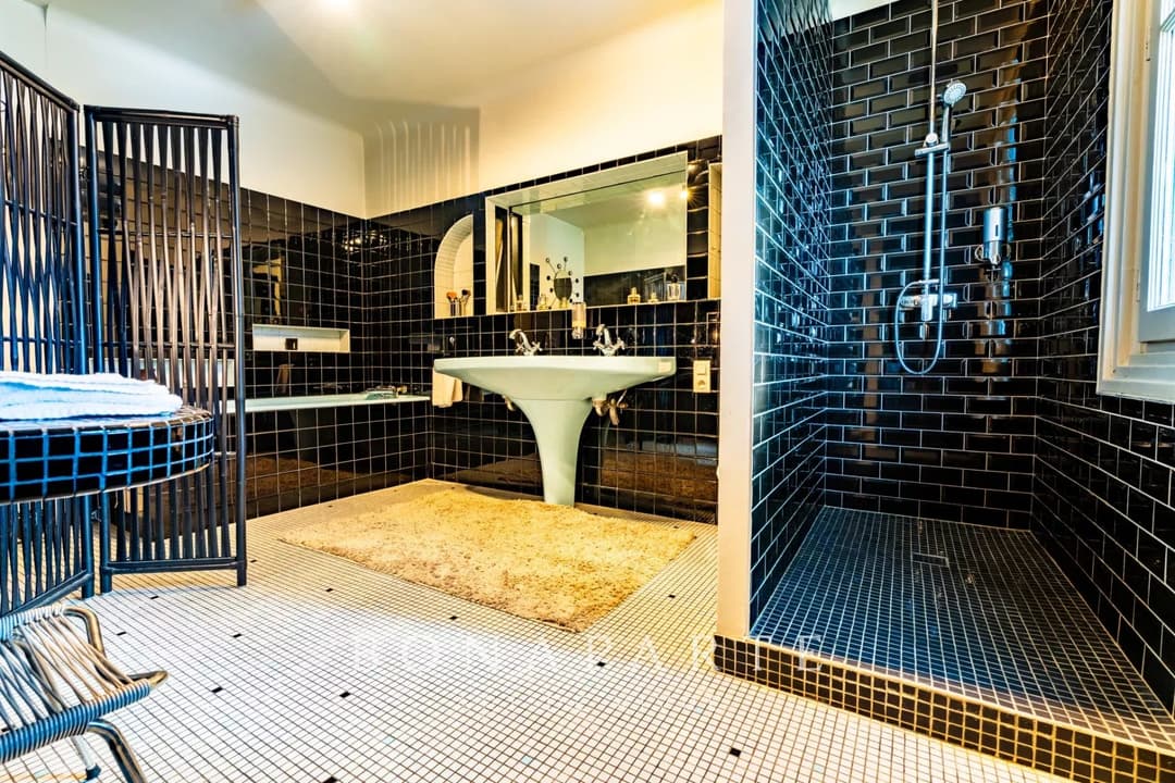 Demeure bourgeoise élégante et conviviale en coeur de ville - Photo 12