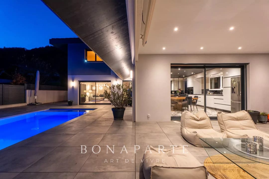 Divonne-les-Bains - Magnifique villa contemporaine avec piscine et vue Mont-Blanc - Photo 17