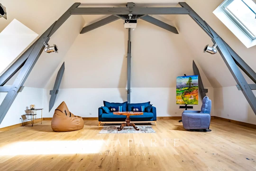 Charme et Art de Vivre à la Française : magnifique Maison de Maître en plein cœur de village - Photo 9