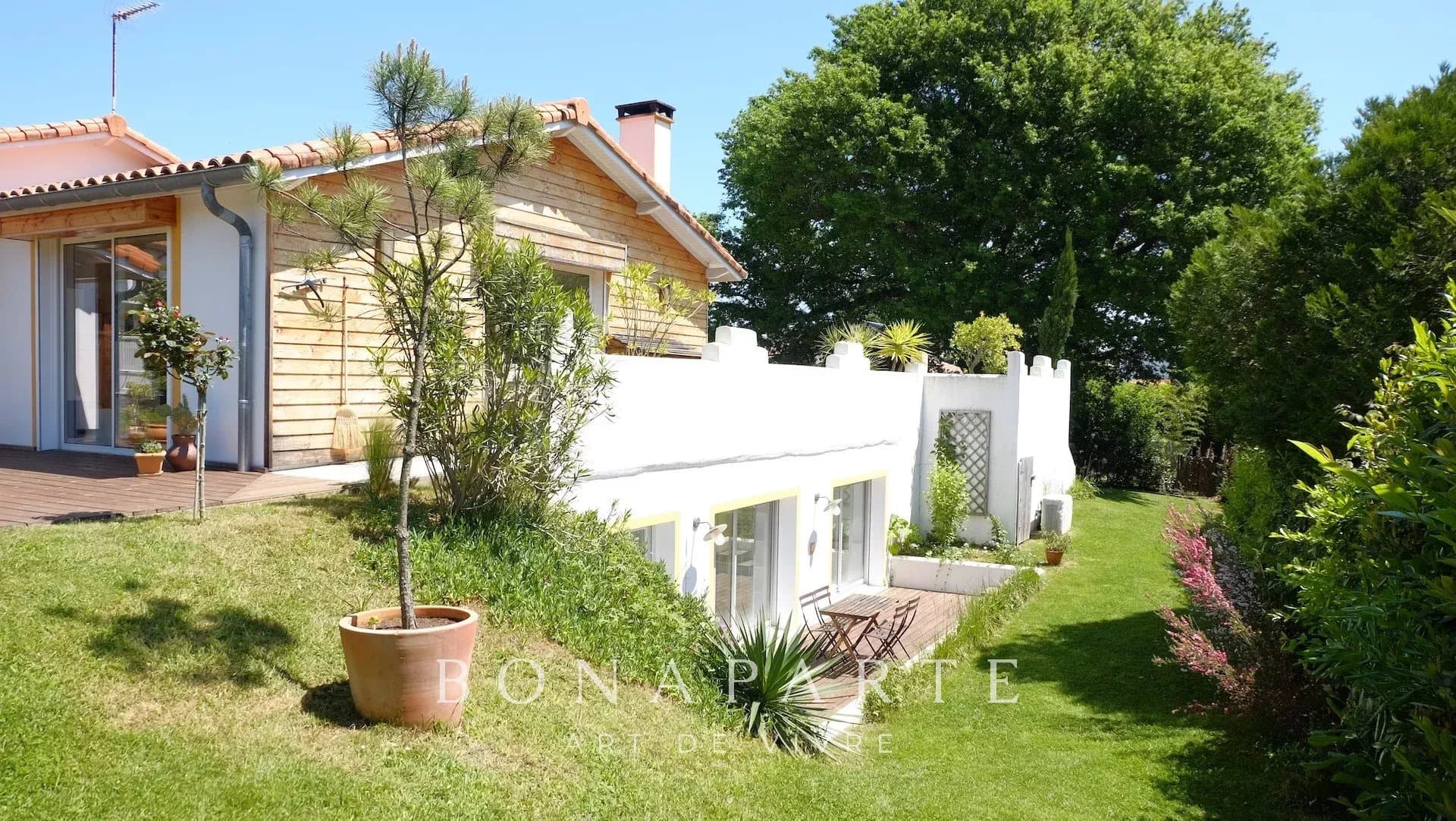 BIARRITZ - MAISON AVEC PISCINE