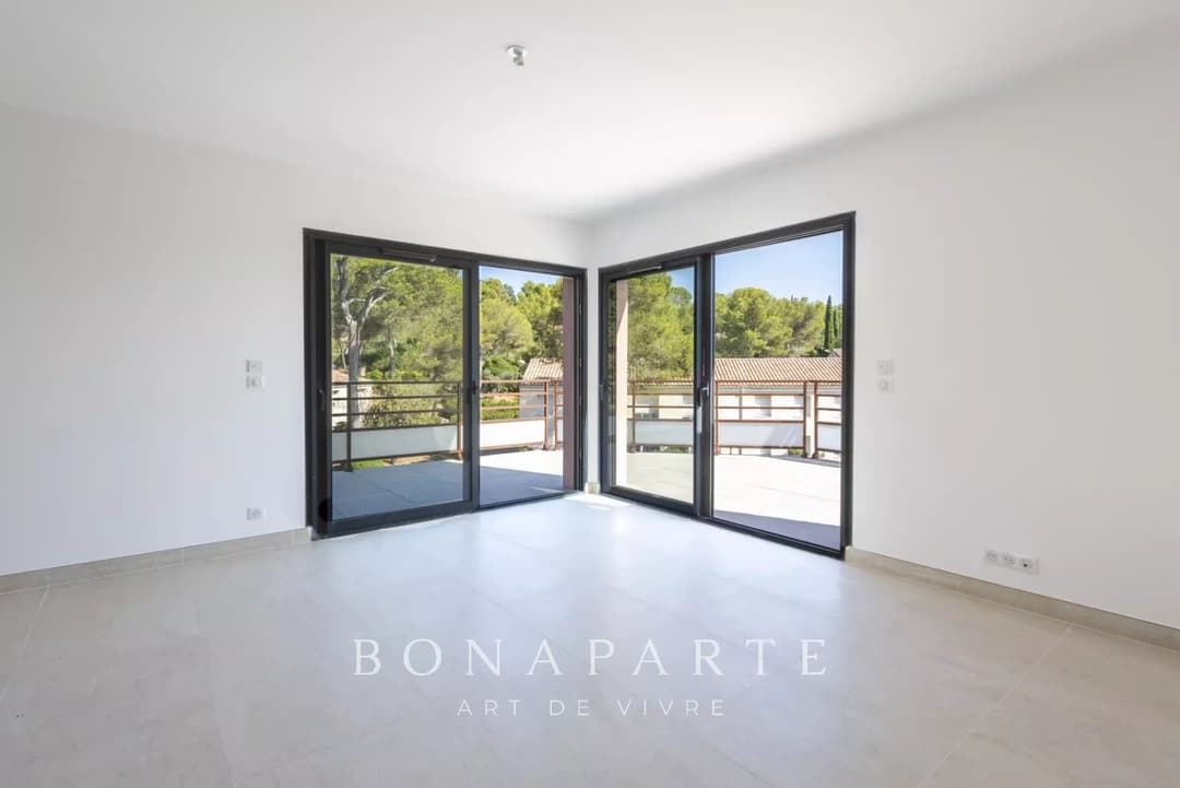 SUPERBE TOIT TERRASSE 4 PIÈCES EN DERNIER ÉTAGE + GARAGE + PLACE DE PARKING - Photo 5