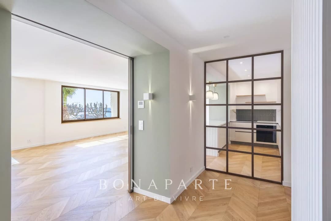 Magnifique cachet pour cet appartement T3 de 107m² situé en plein centre-ville à moins de 50m de la mer - Photo 5