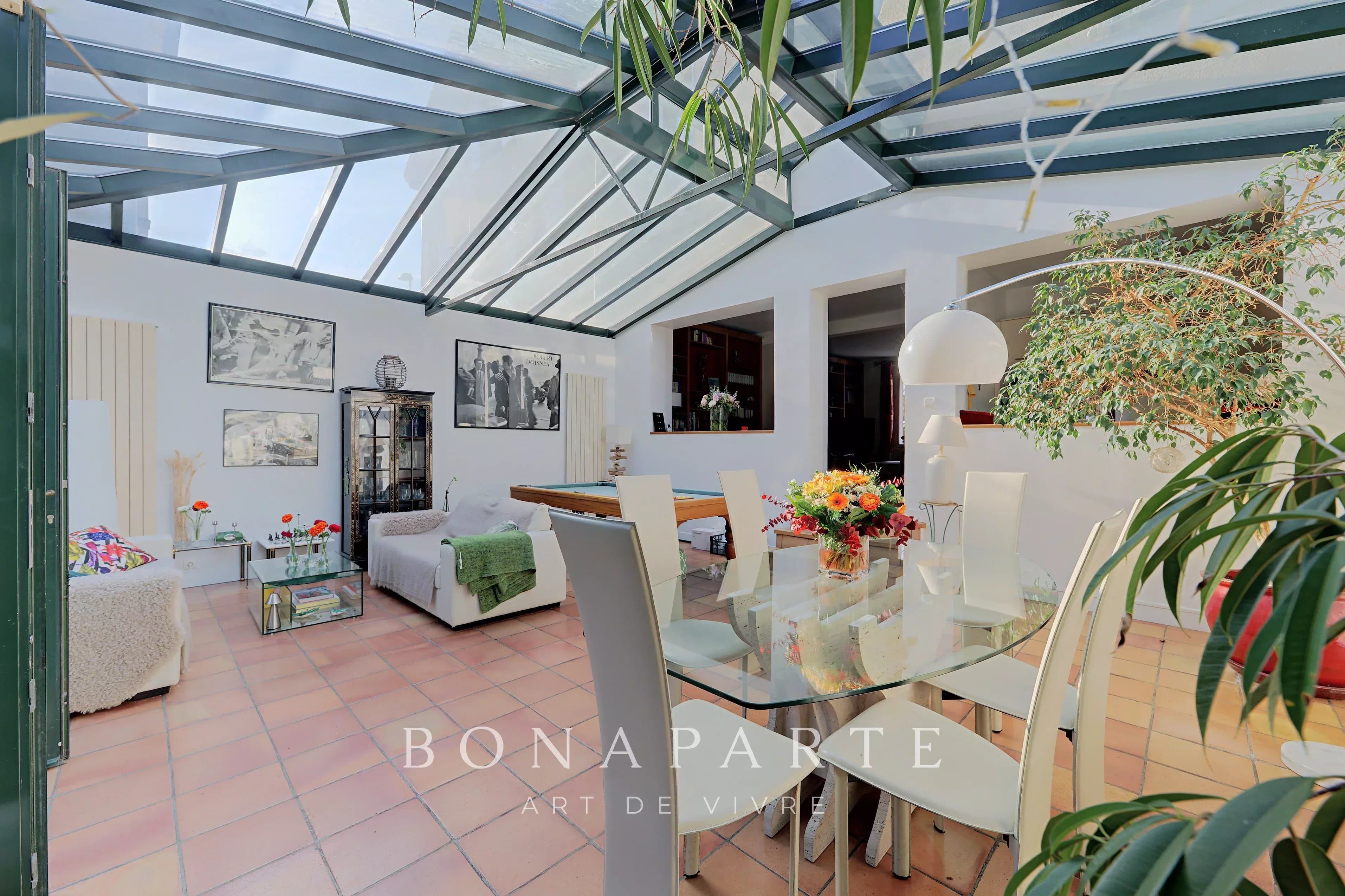 SURESNES - Maison en pierre meulière avec jardin à l’abri des regards – 204 m² - Photo 4