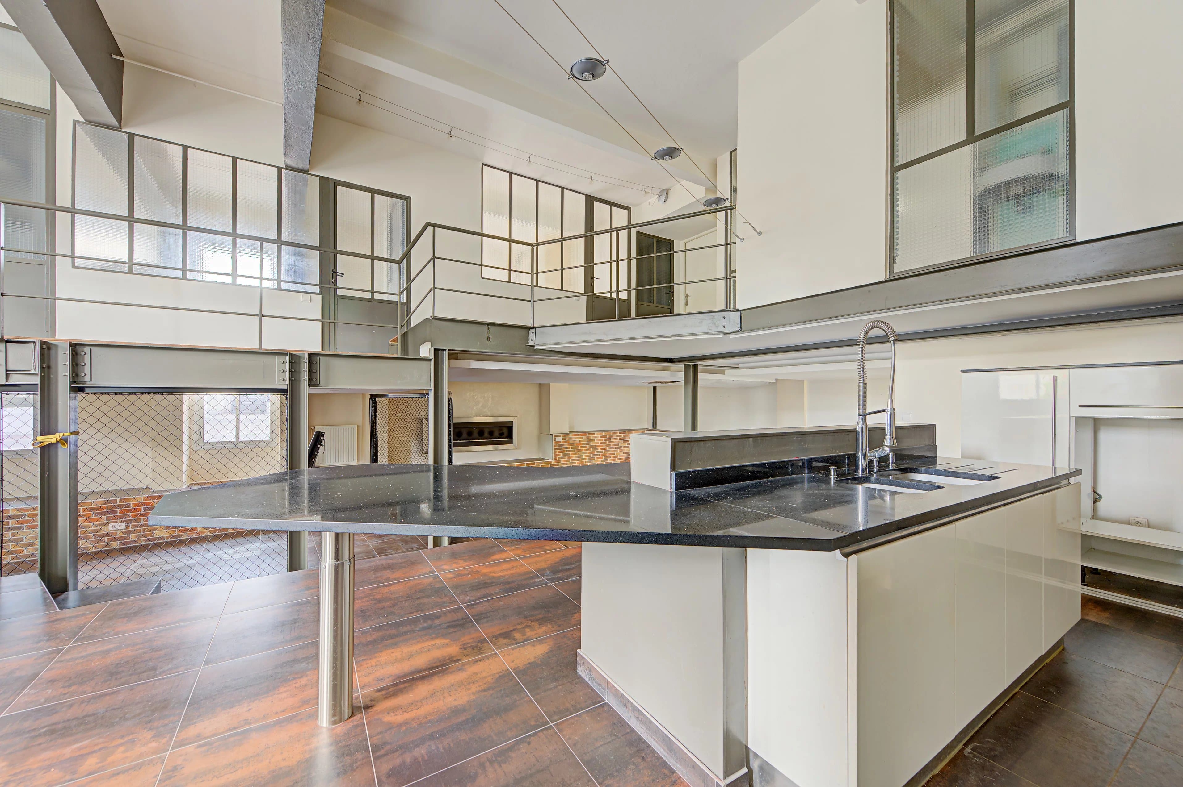 COLOMBES gare - Loft de 205 m² | Terrasse privative | Double parking - Photo 5
