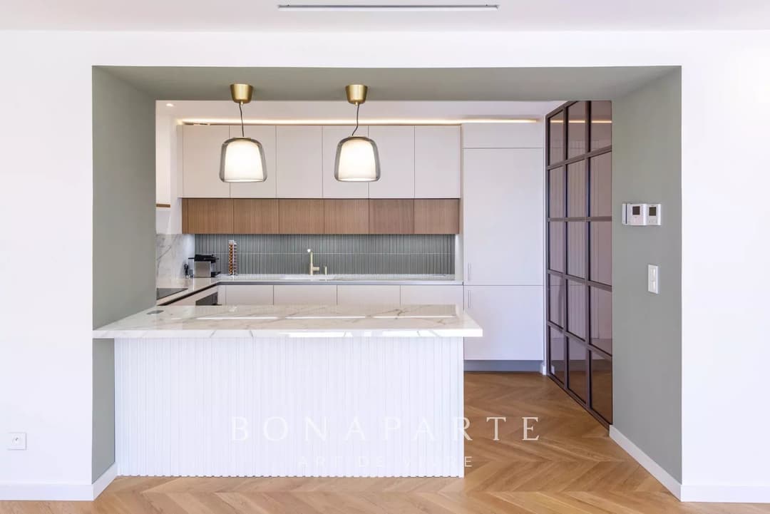 Magnifique cachet pour cet appartement T3 de 107m² situé en plein centre-ville à moins de 50m de la mer - Photo 15