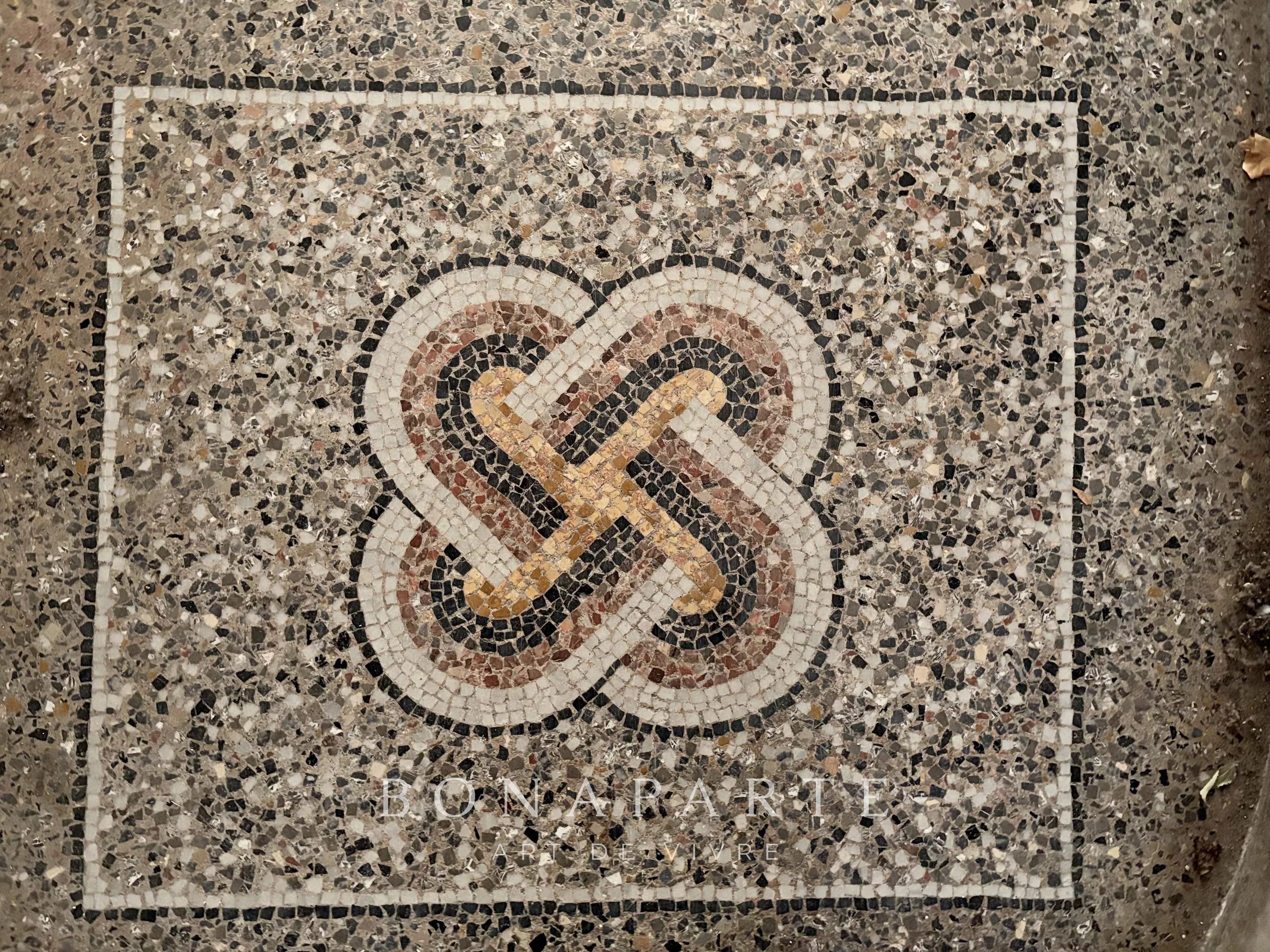 Immeuble Nîmes – Adresse de prestige en centre-ville - Photo 9